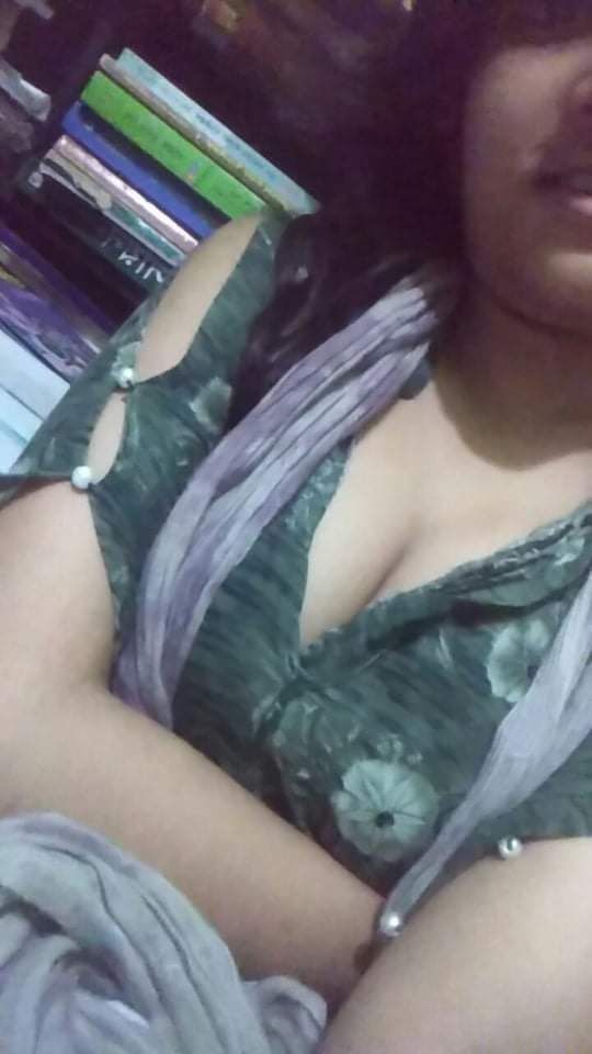 Indian boob showing girl