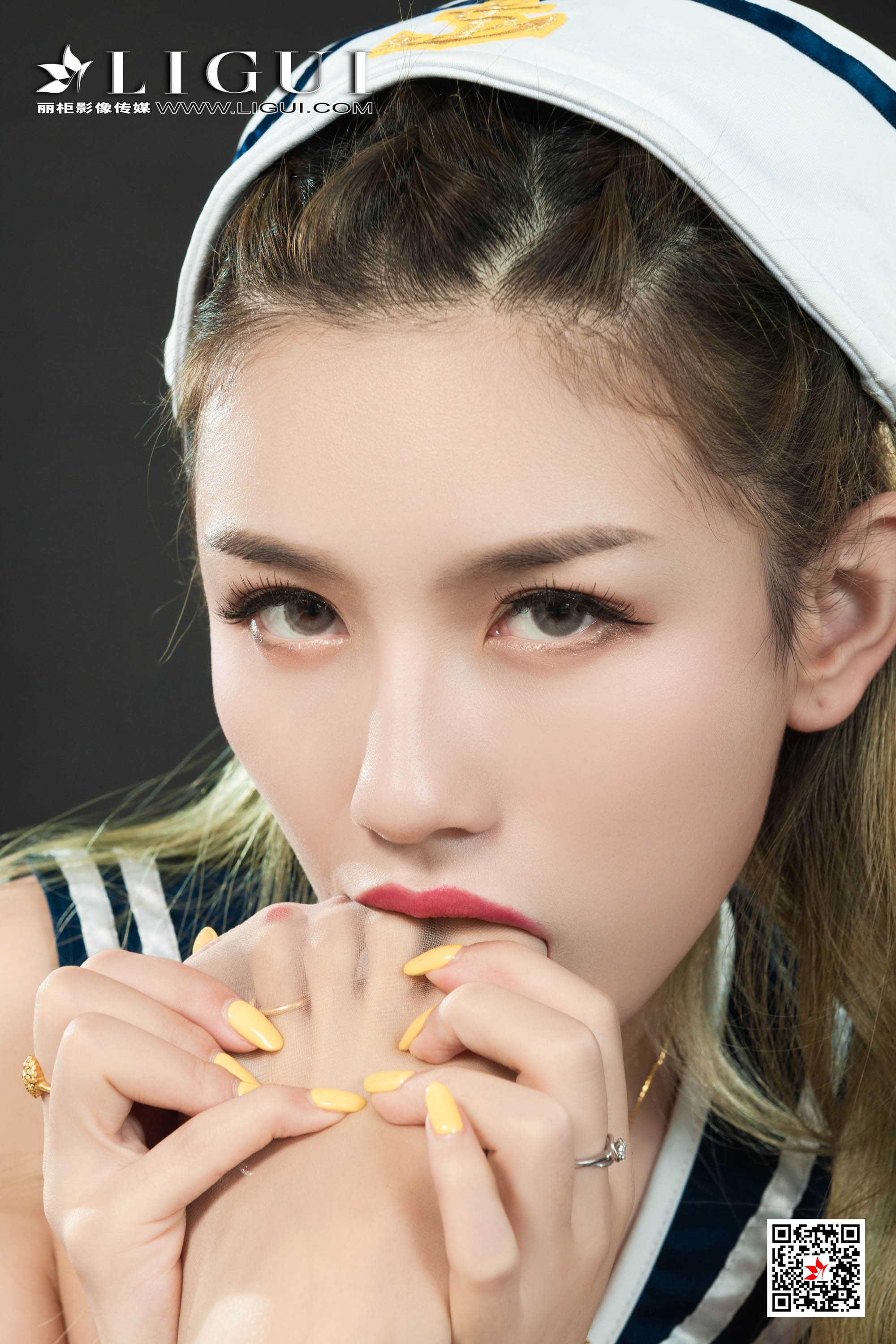 Foot Fetish Twin Flowers 111