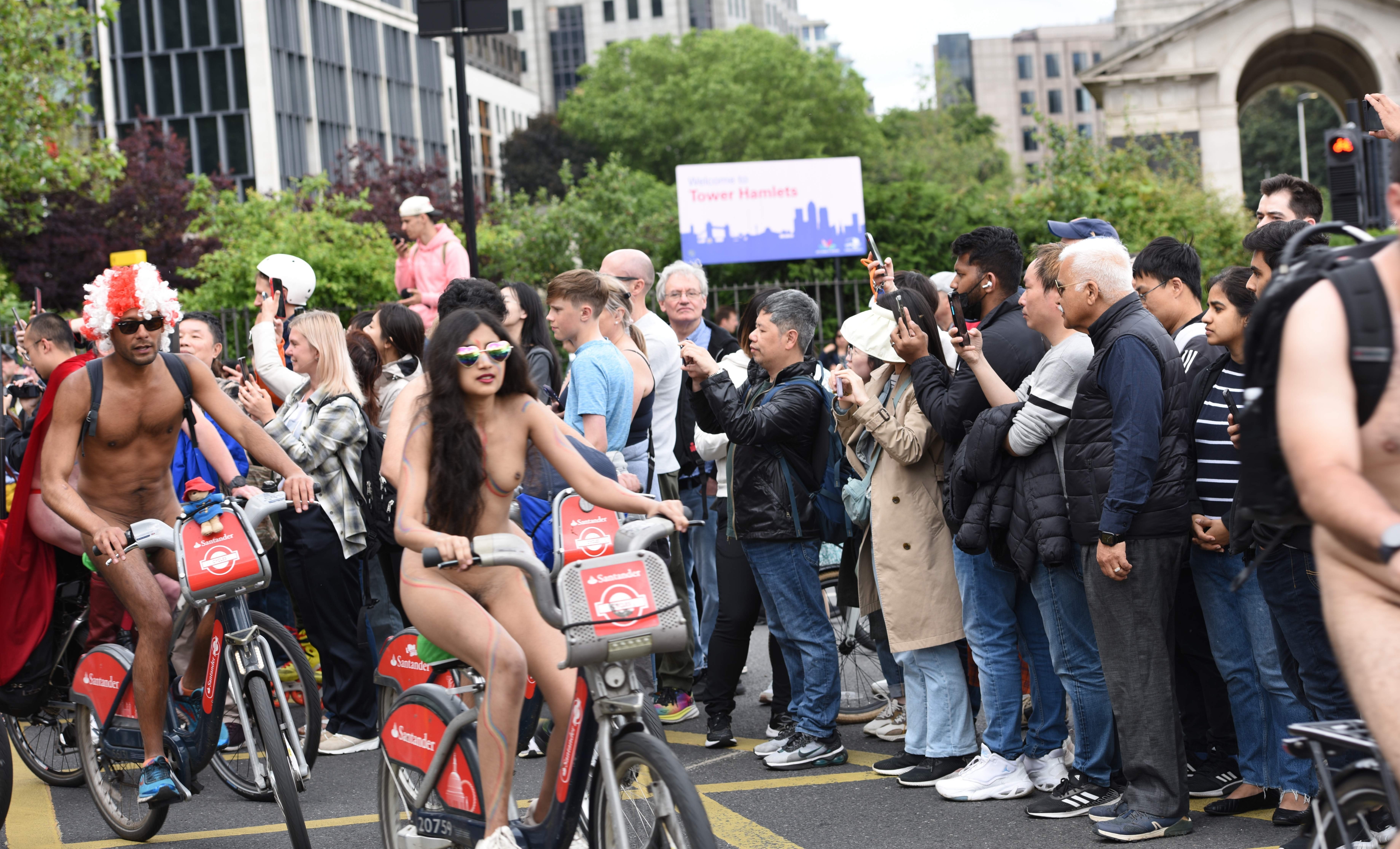 Indian girl public nude pics