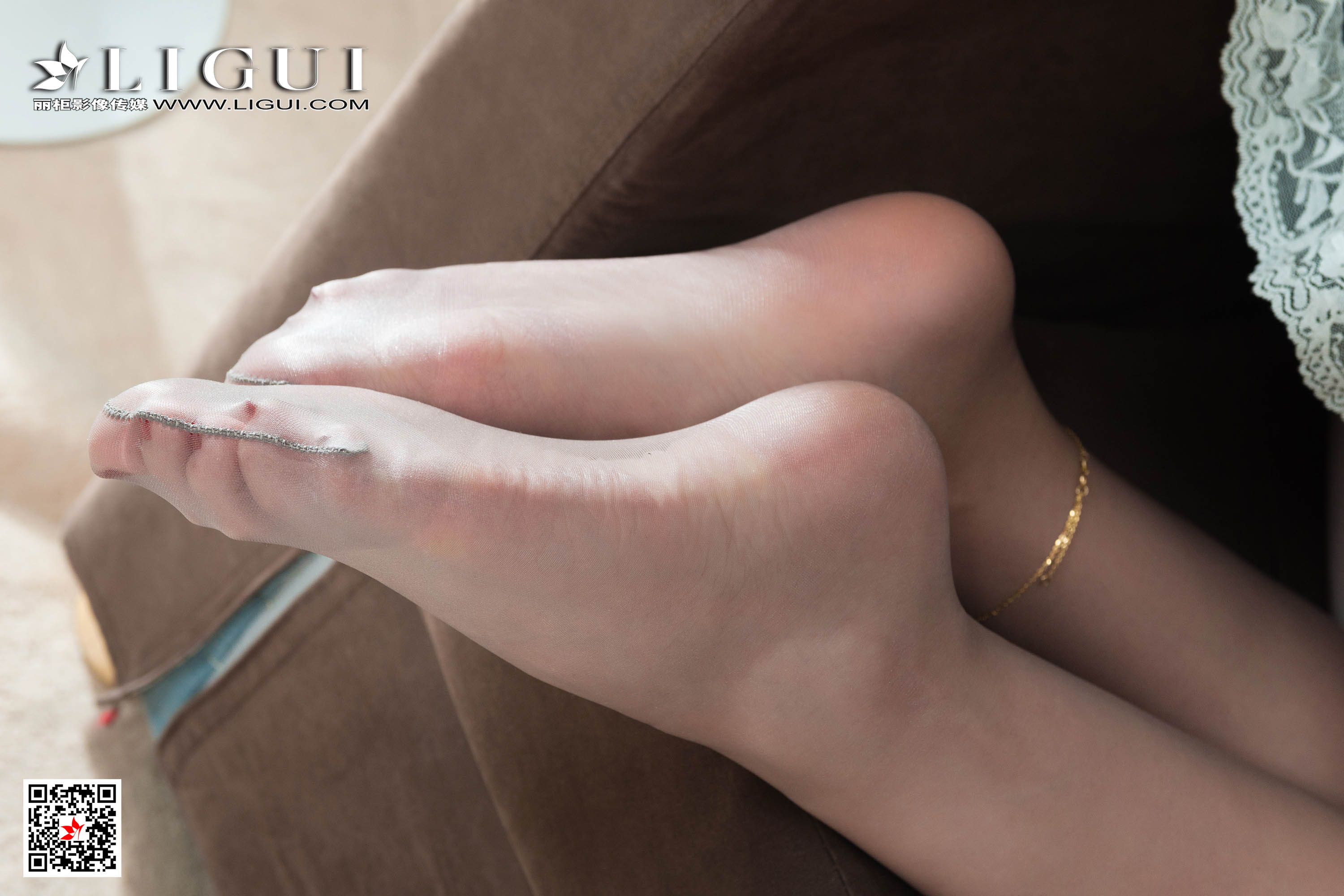 Foot Fetish Twin Flowers 111