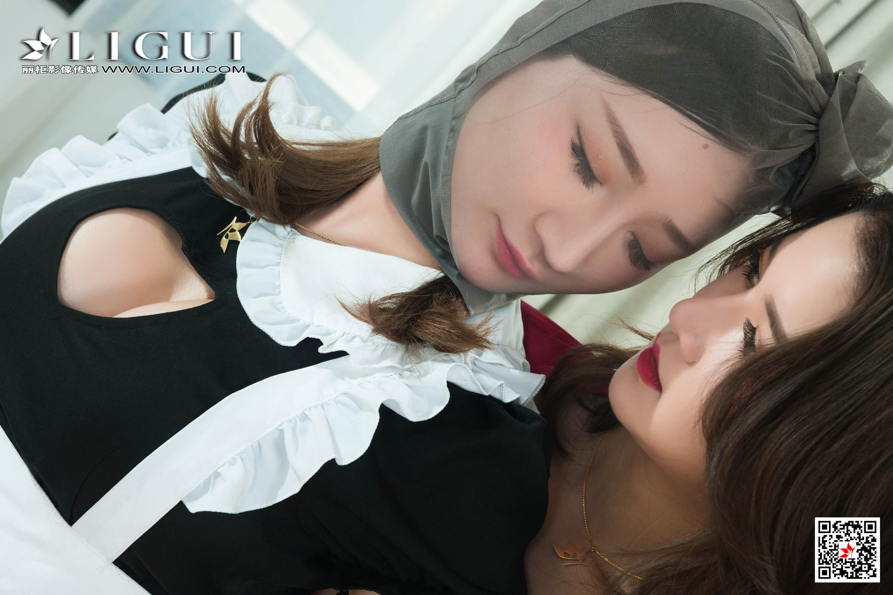 Foot Fetish Twin Flowers 111