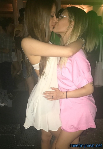 That Woman is  absolutely hot