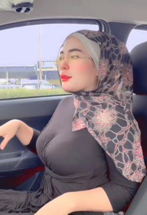 looking makes it uuhhooott_172