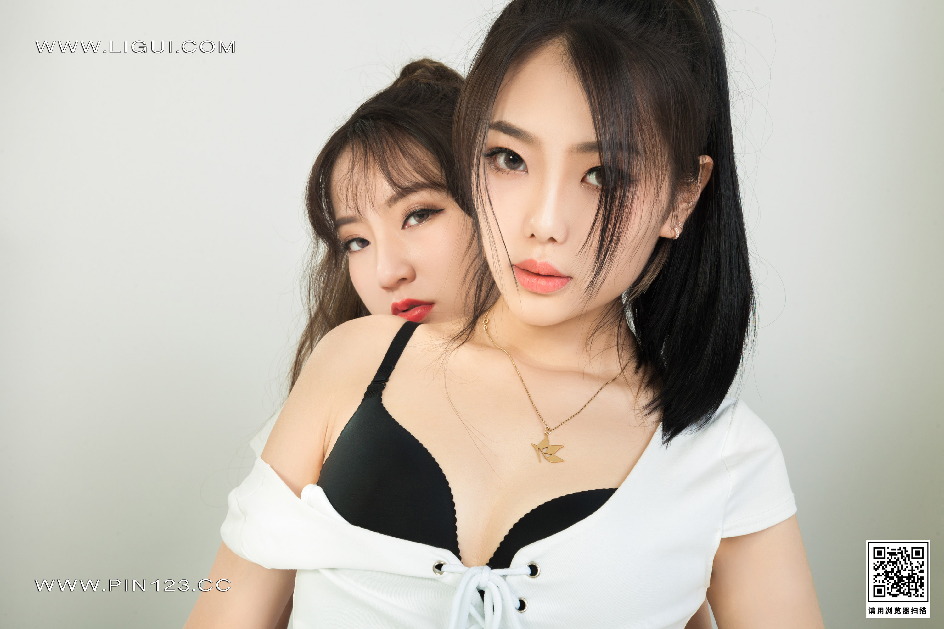 Foot Fetish Twin Flowers 115