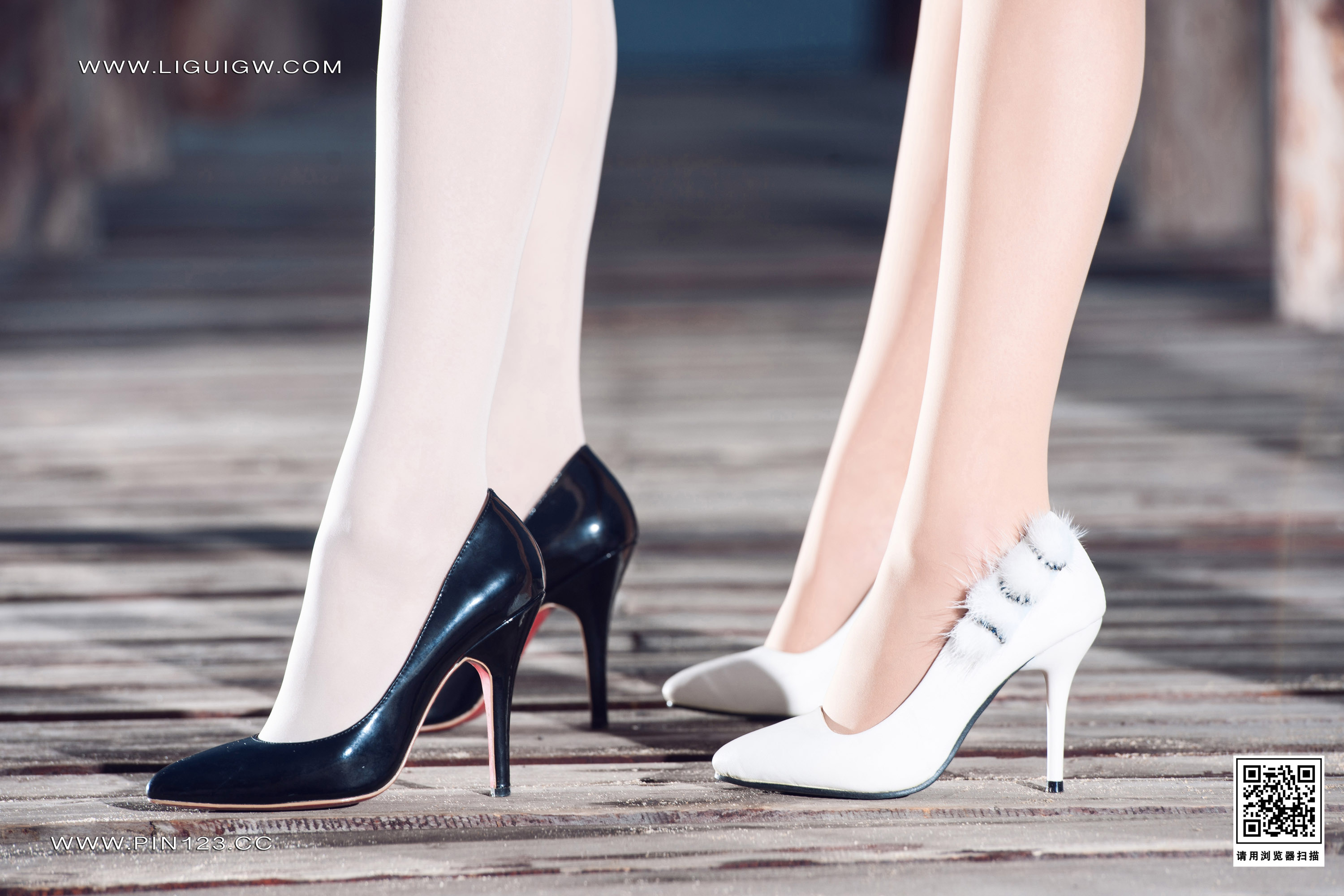 Foot Fetish Twin Flowers 121