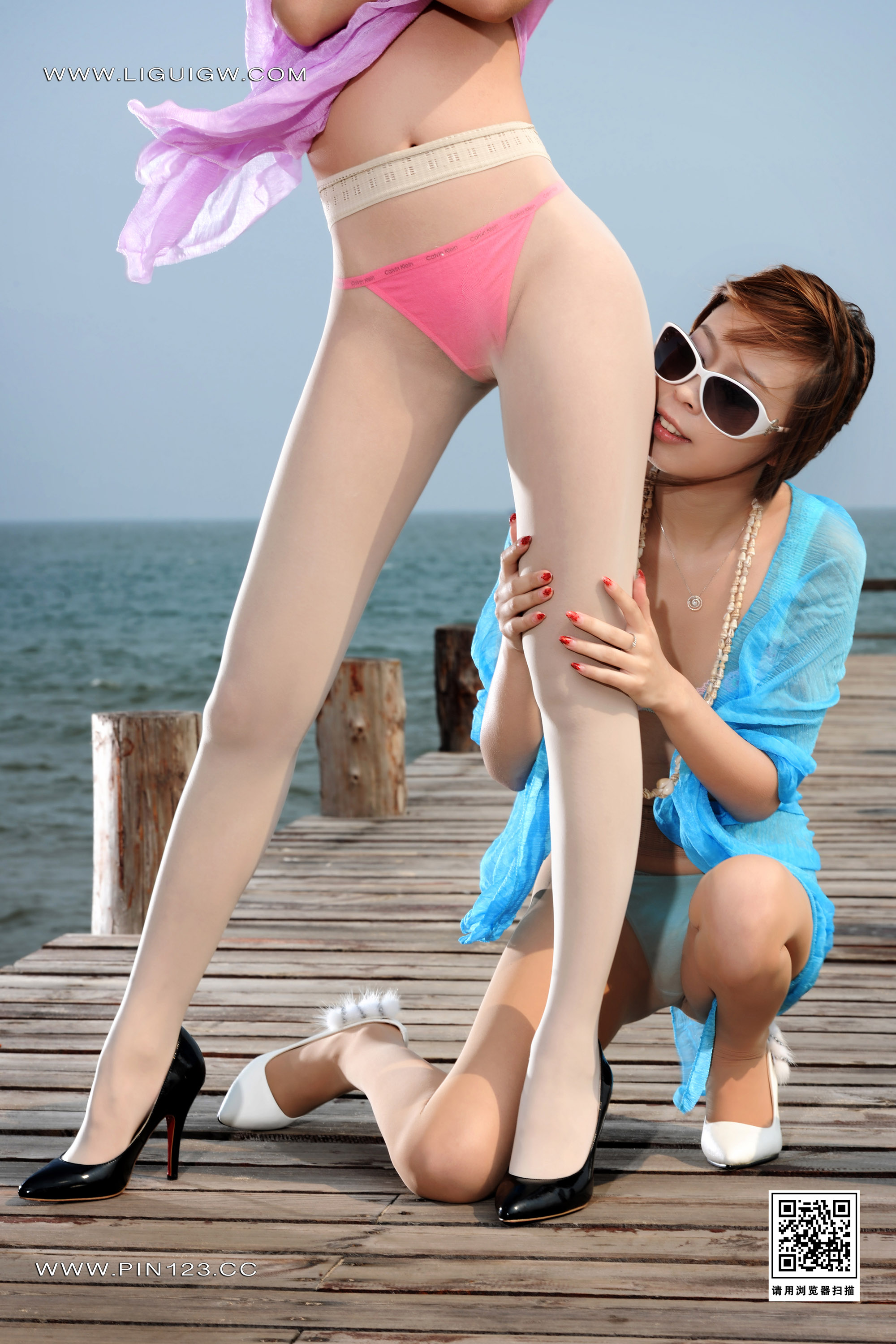 Foot Fetish Twin Flowers 121