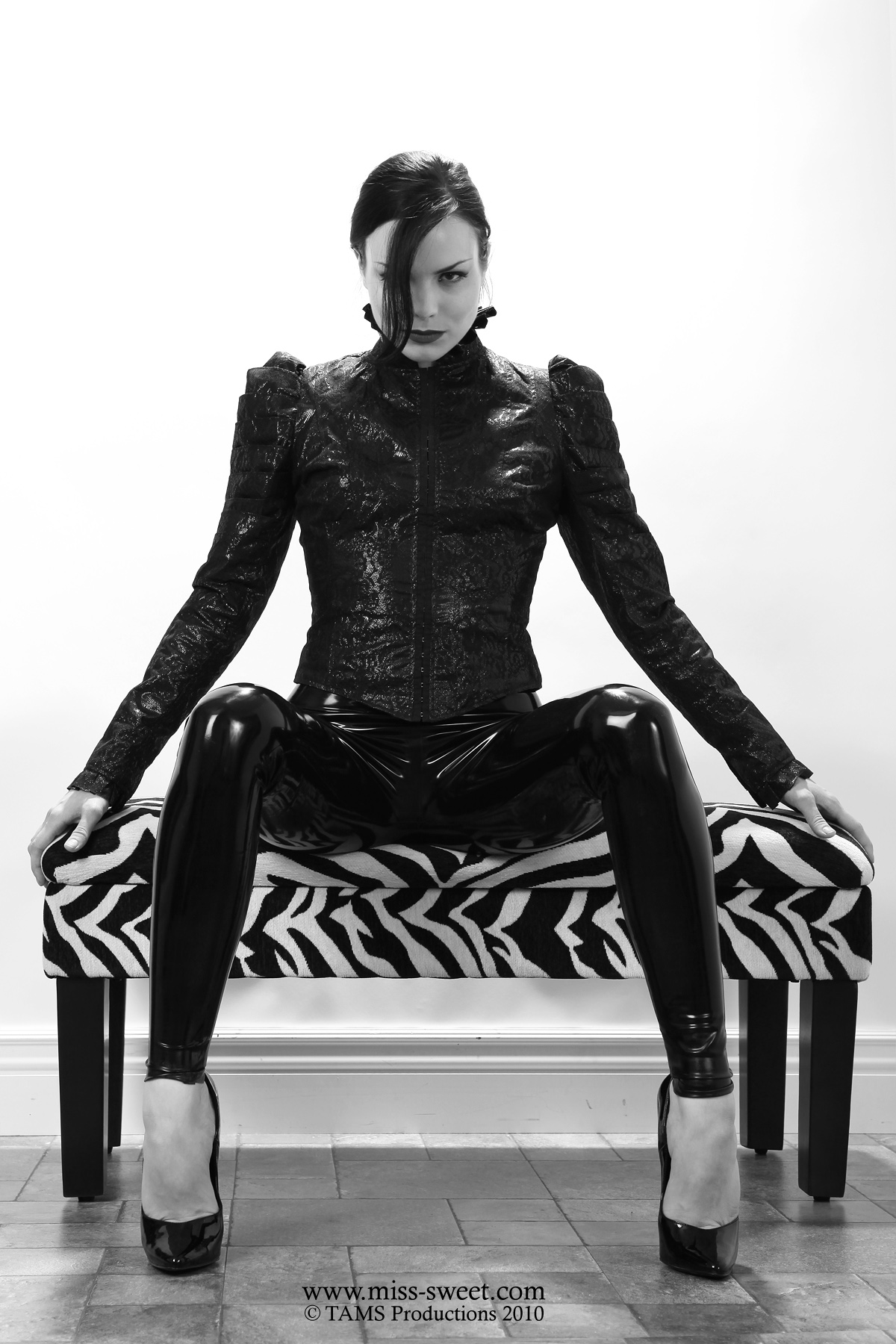 bondage sweetheart 32-1