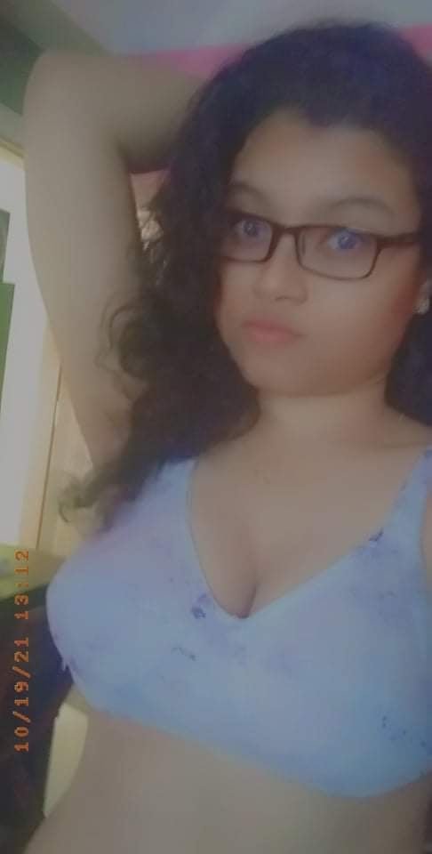 Akhi Ananna nude photo