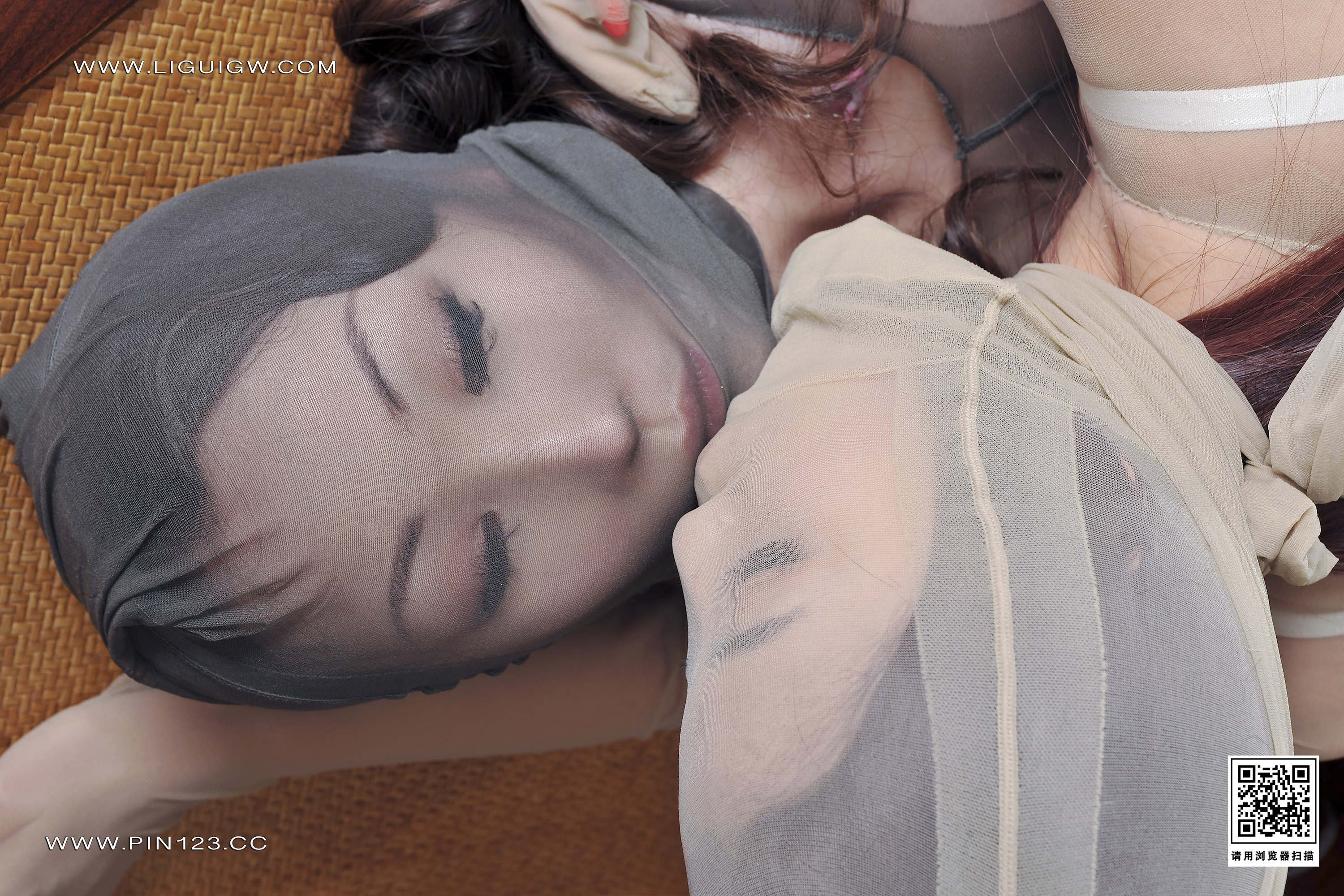 Foot Fetish Twin Flowers 124