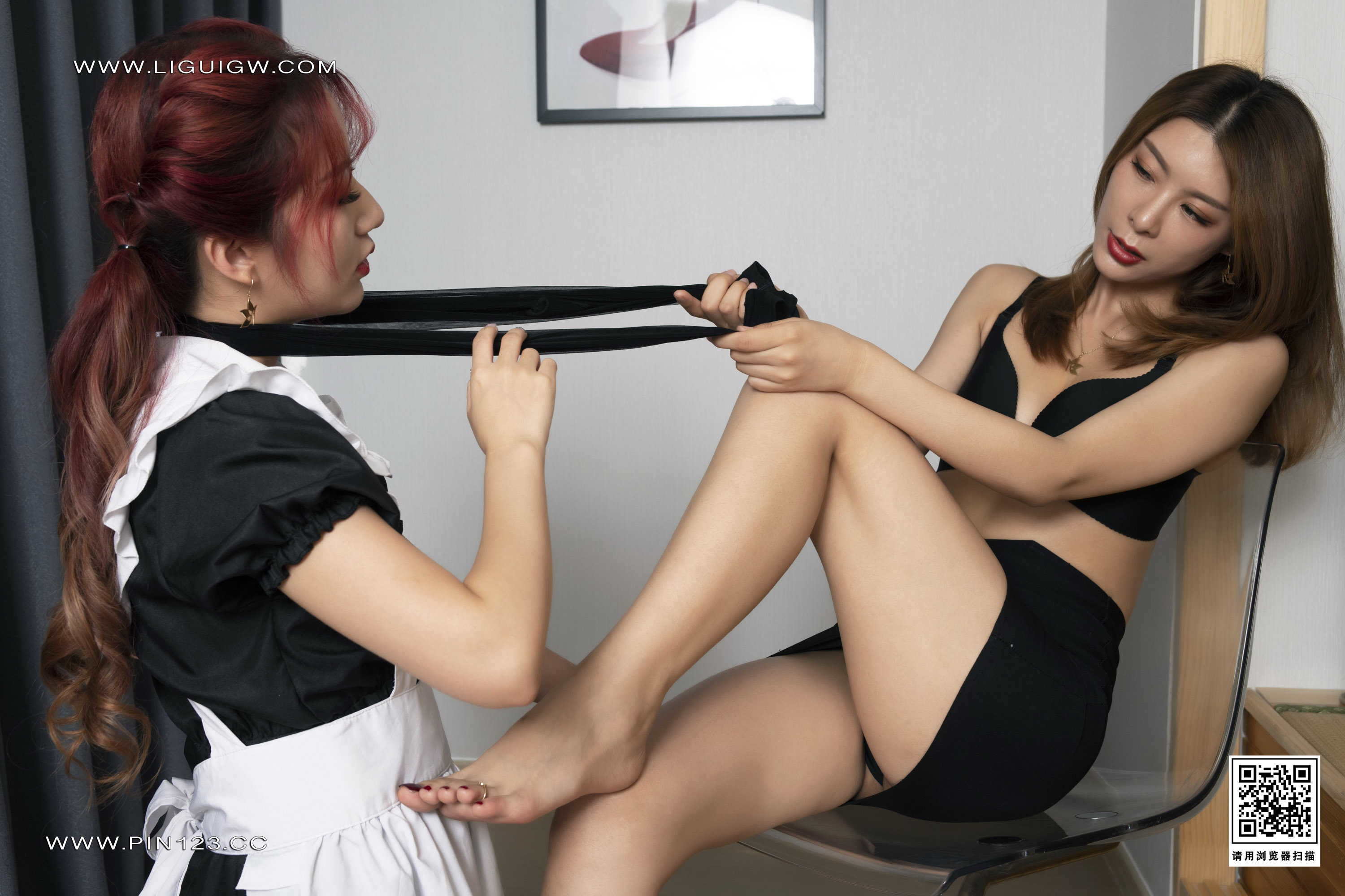 Foot Fetish Twin Flowers 126