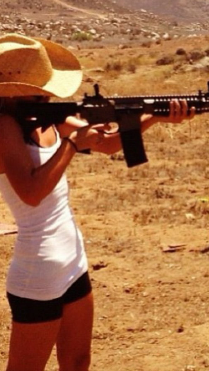 Chicks & Guns 35