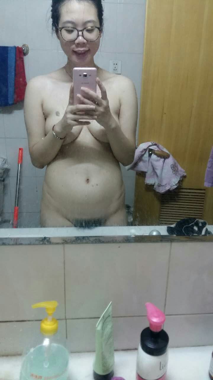 naked Asian slut