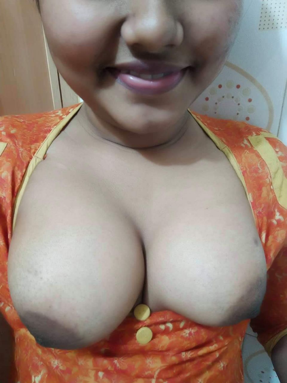 Village College  Cute Girl বিডিও কাম সার্ভিস চালু আছে ভার্জি
