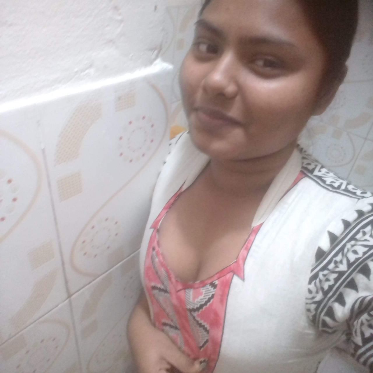 Village College  Cute Girl বিডিও কাম সার্ভিস চালু আছে ভার্জি