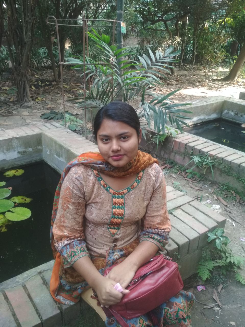 Village College  Cute Girl বিডিও কাম সার্ভিস চালু আছে ভার্জি