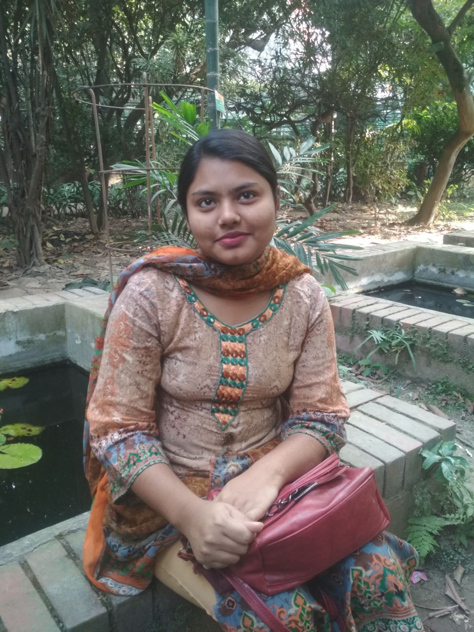 Village College  Cute Girl বিডিও কাম সার্ভিস চালু আছে ভার্জি