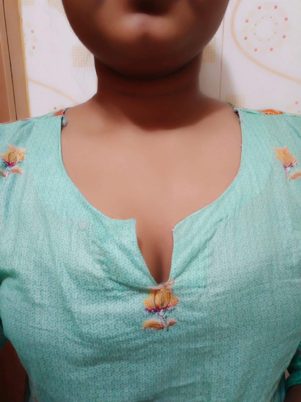 Village College  Cute Girl বিডিও কাম সার্ভিস চালু আছে ভার্জি