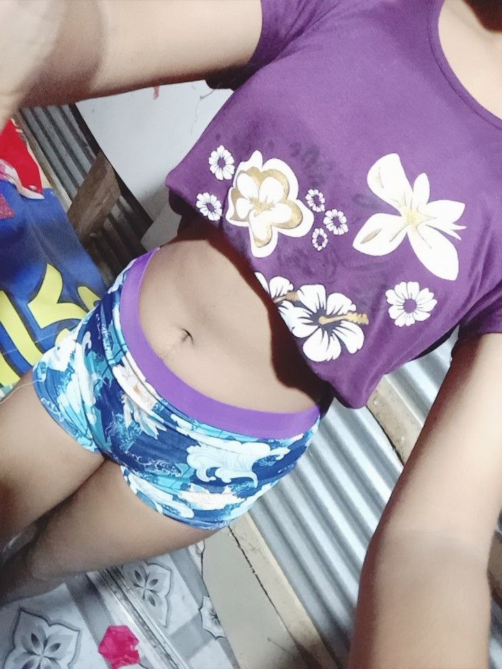 Shown Boobs and Pussy