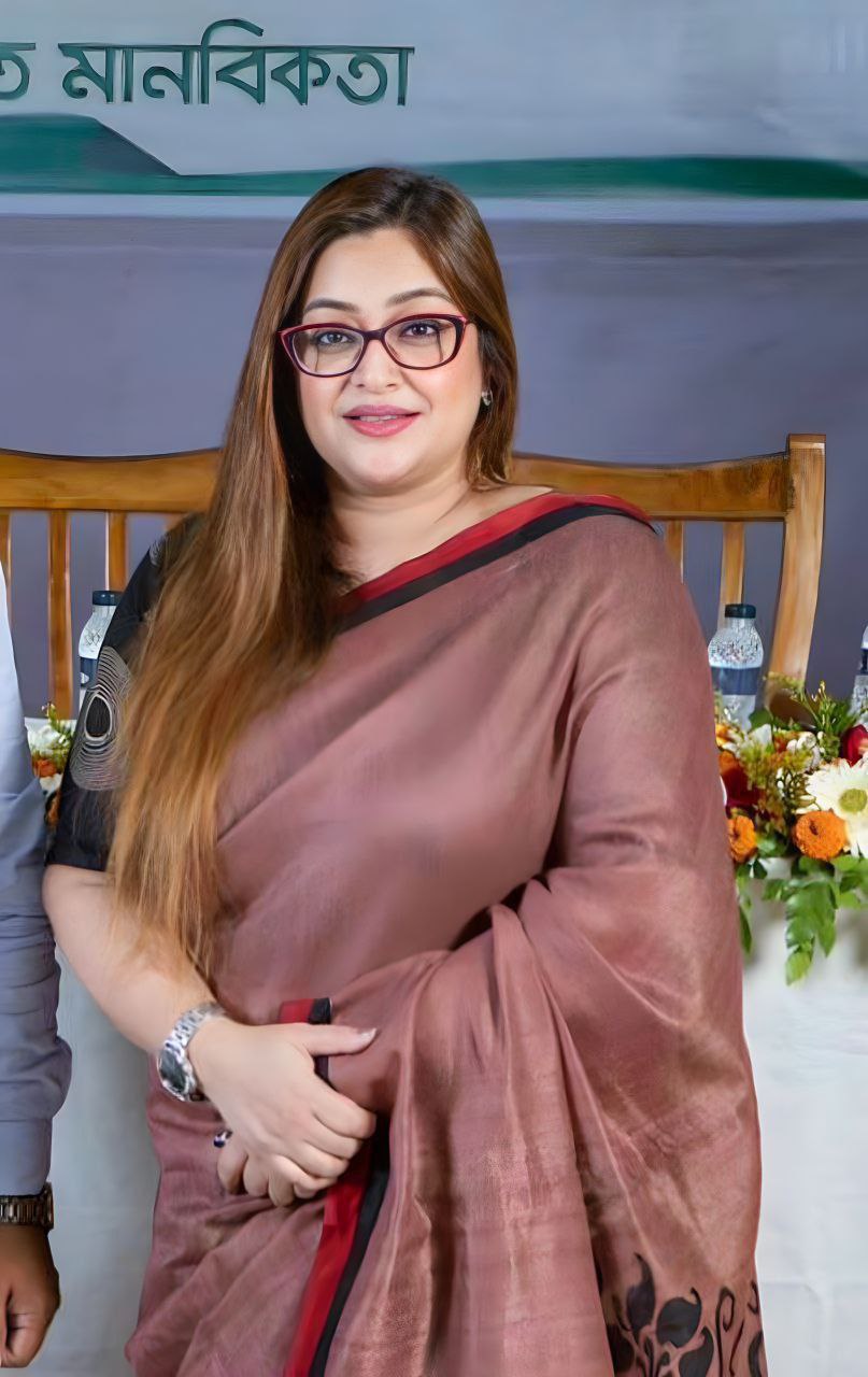 Shown Boobs and Pussy