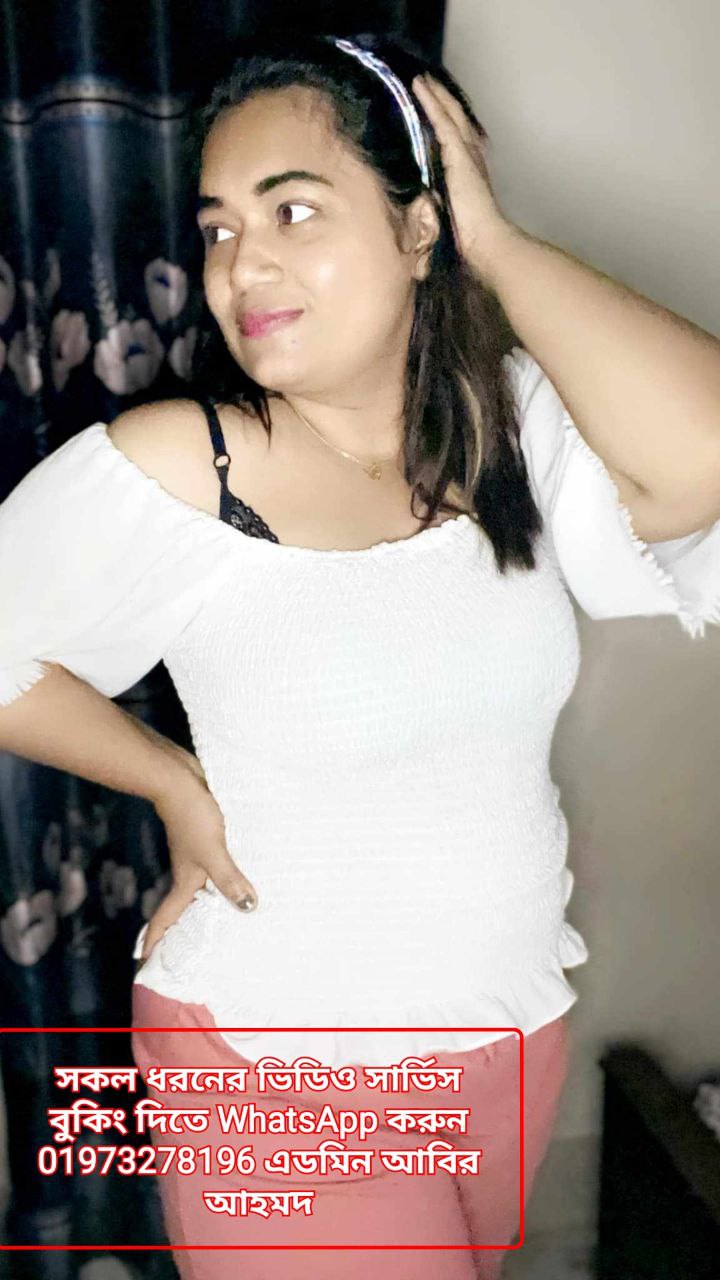 Shown Boobs and Pussy