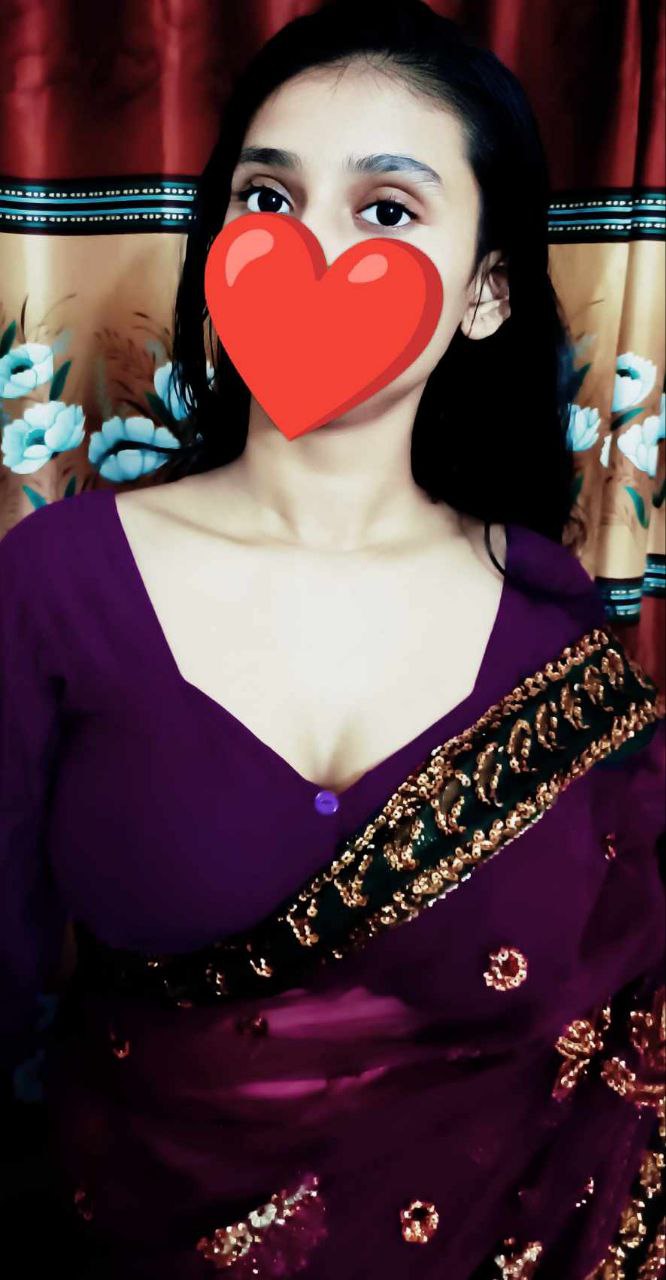 Shown Boobs and Pussy