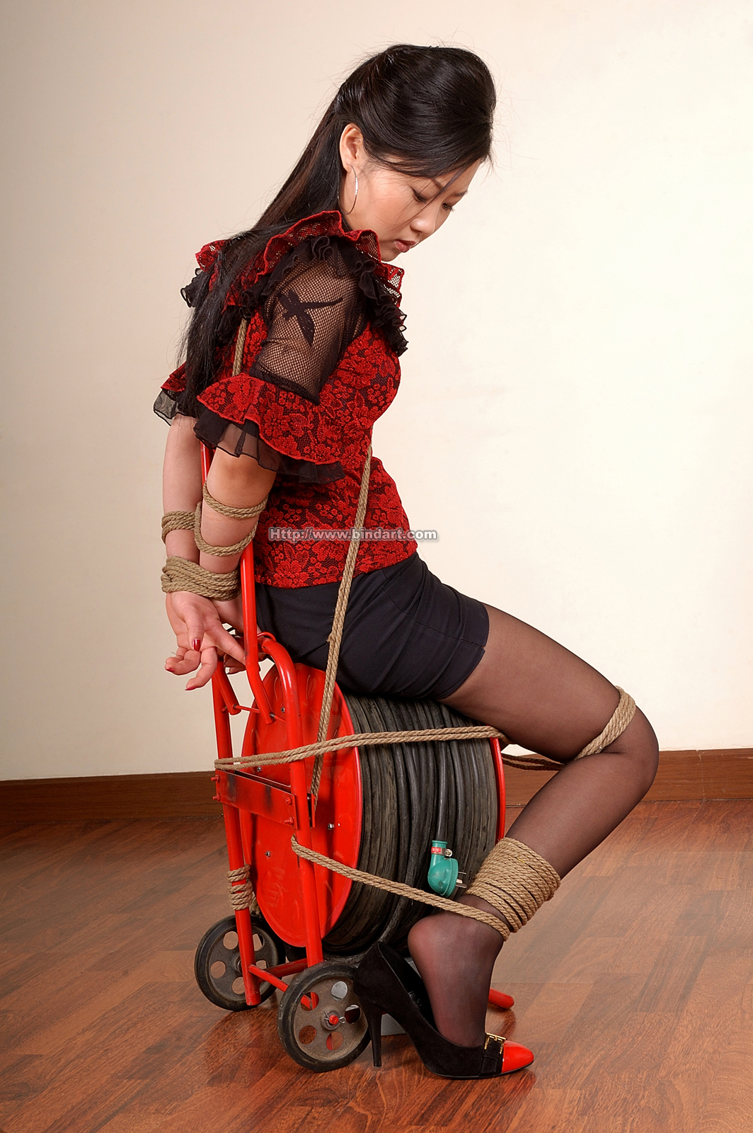 Chinese lady bondage 360-1