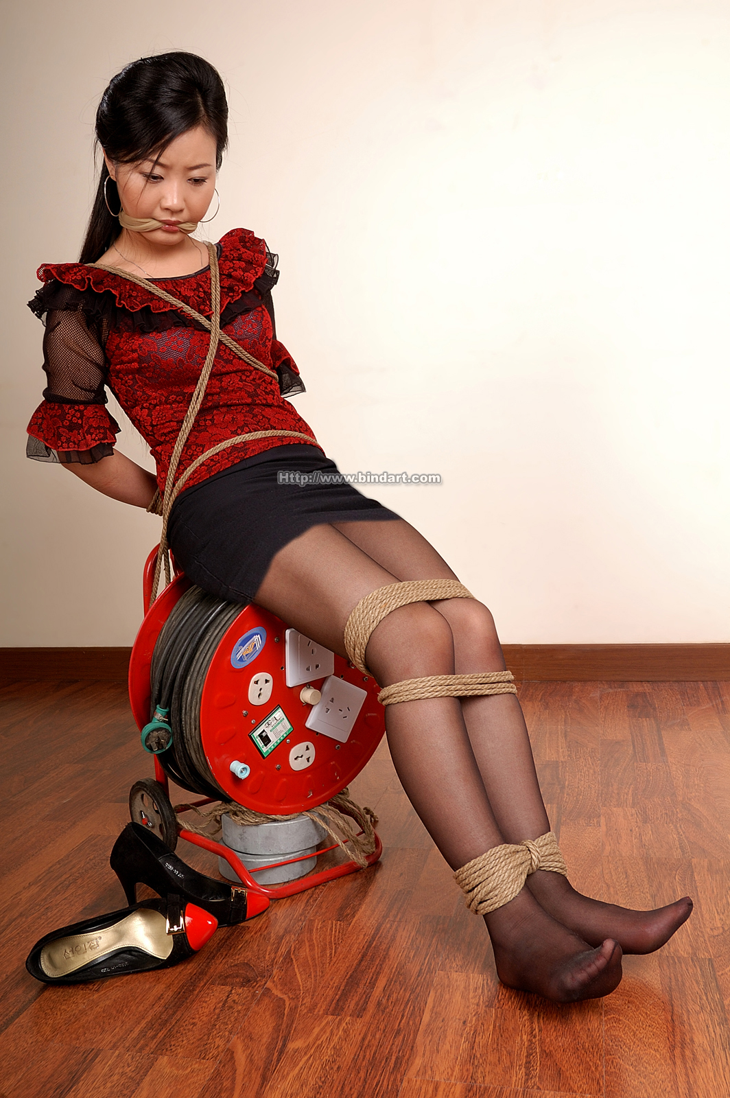 Chinese lady bondage 360-1