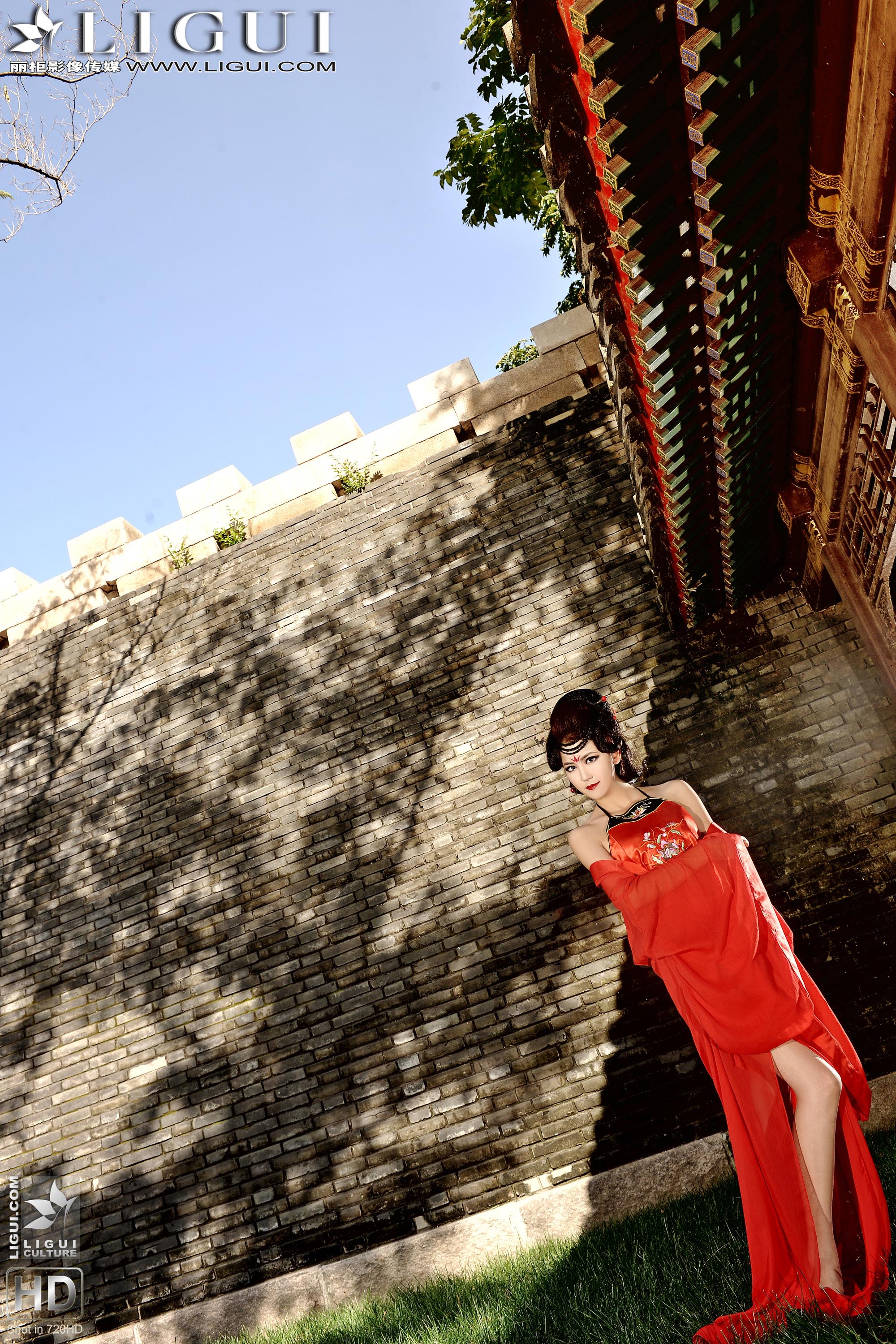 pretty lady dirty feet 8