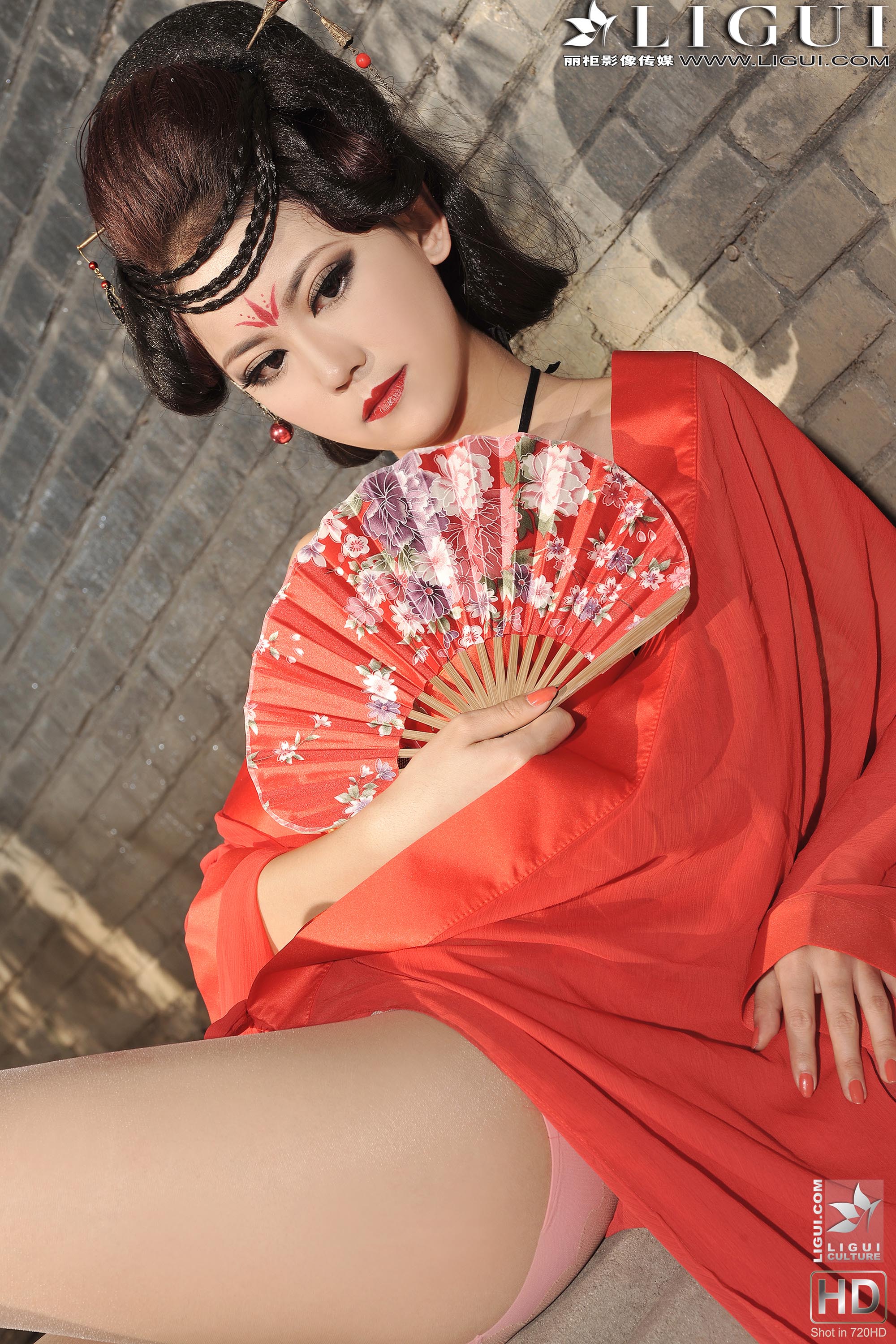 pretty lady dirty feet 8