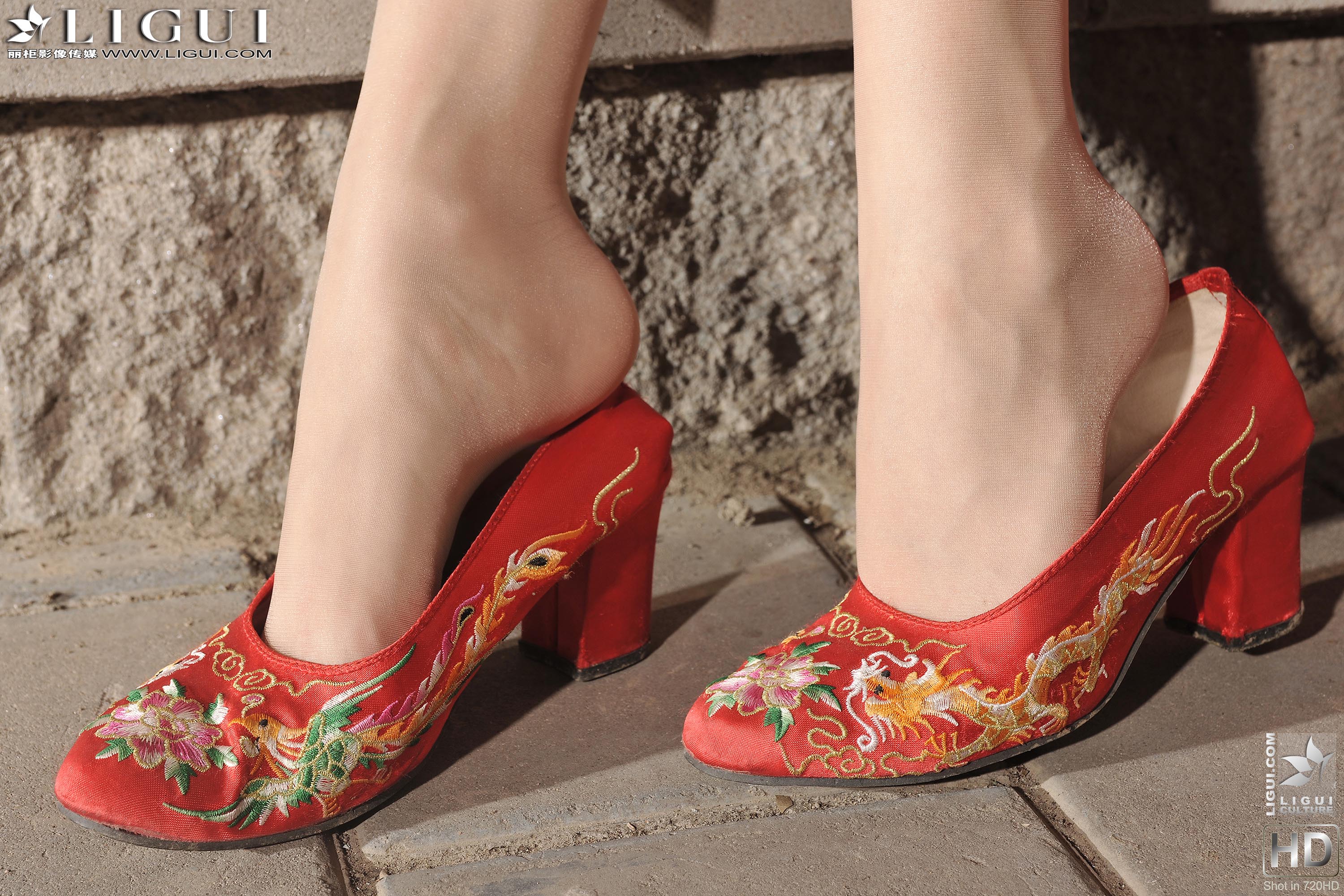 pretty lady dirty feet 8