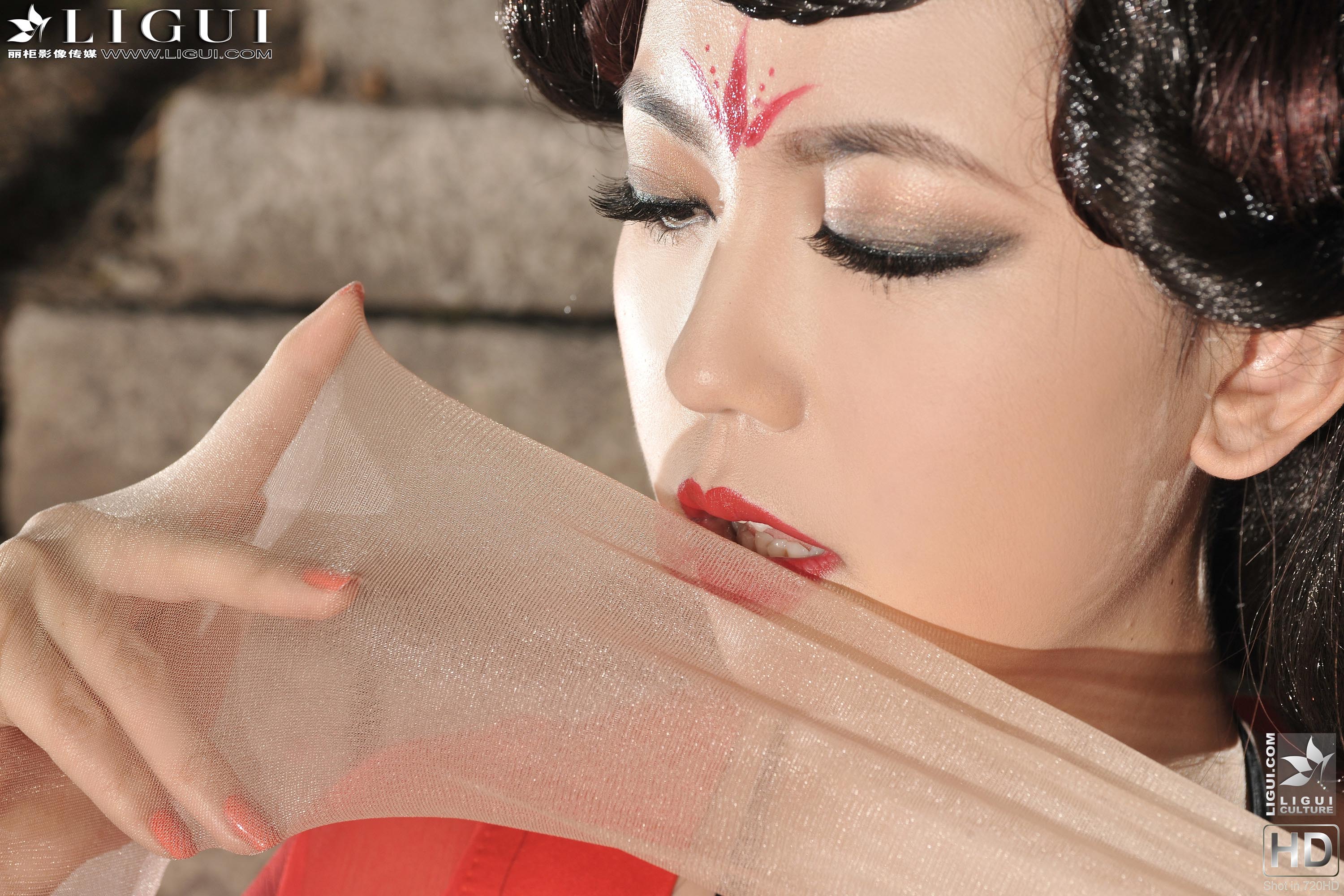 pretty lady dirty feet 8