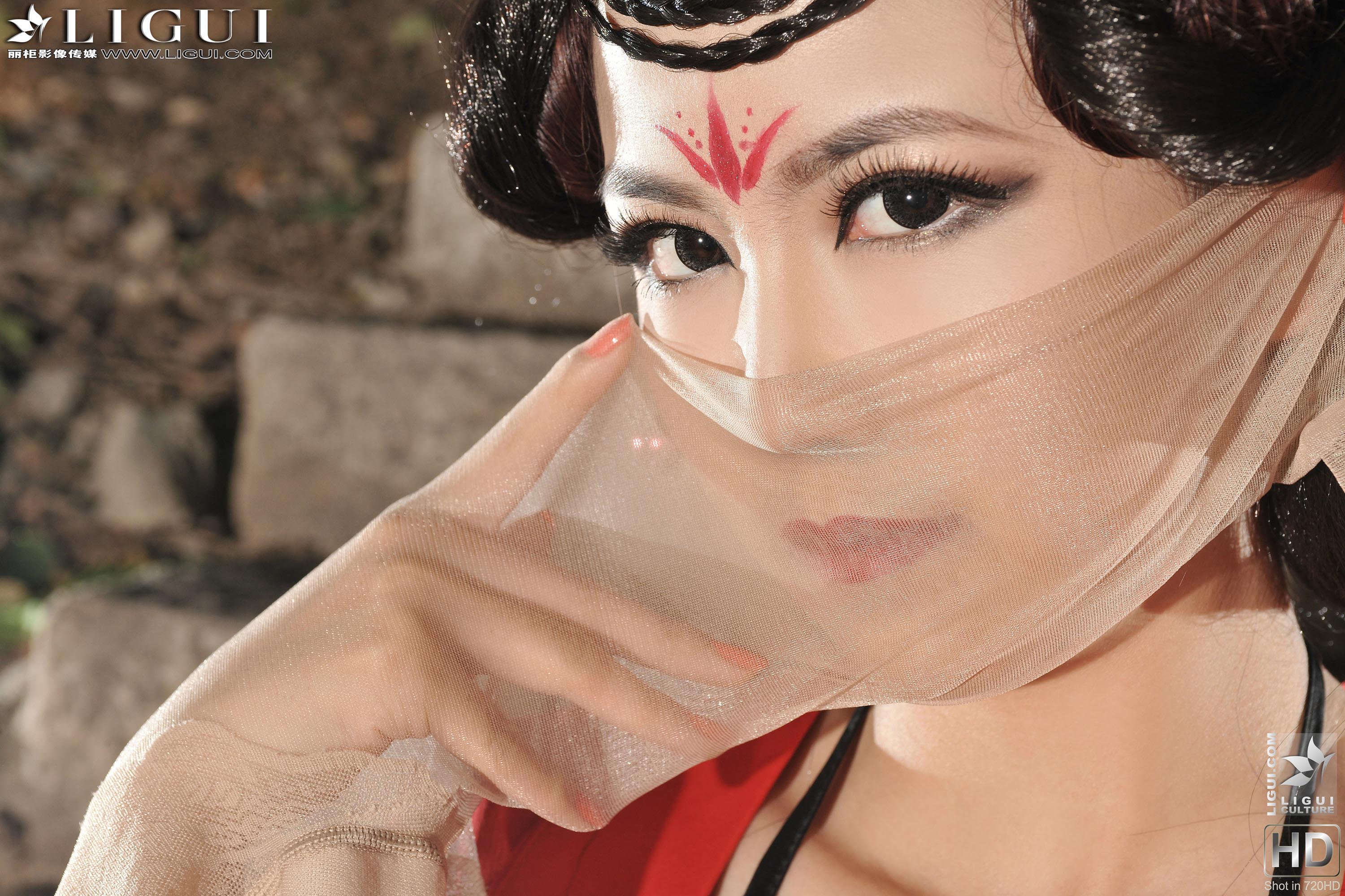 pretty lady dirty feet 8