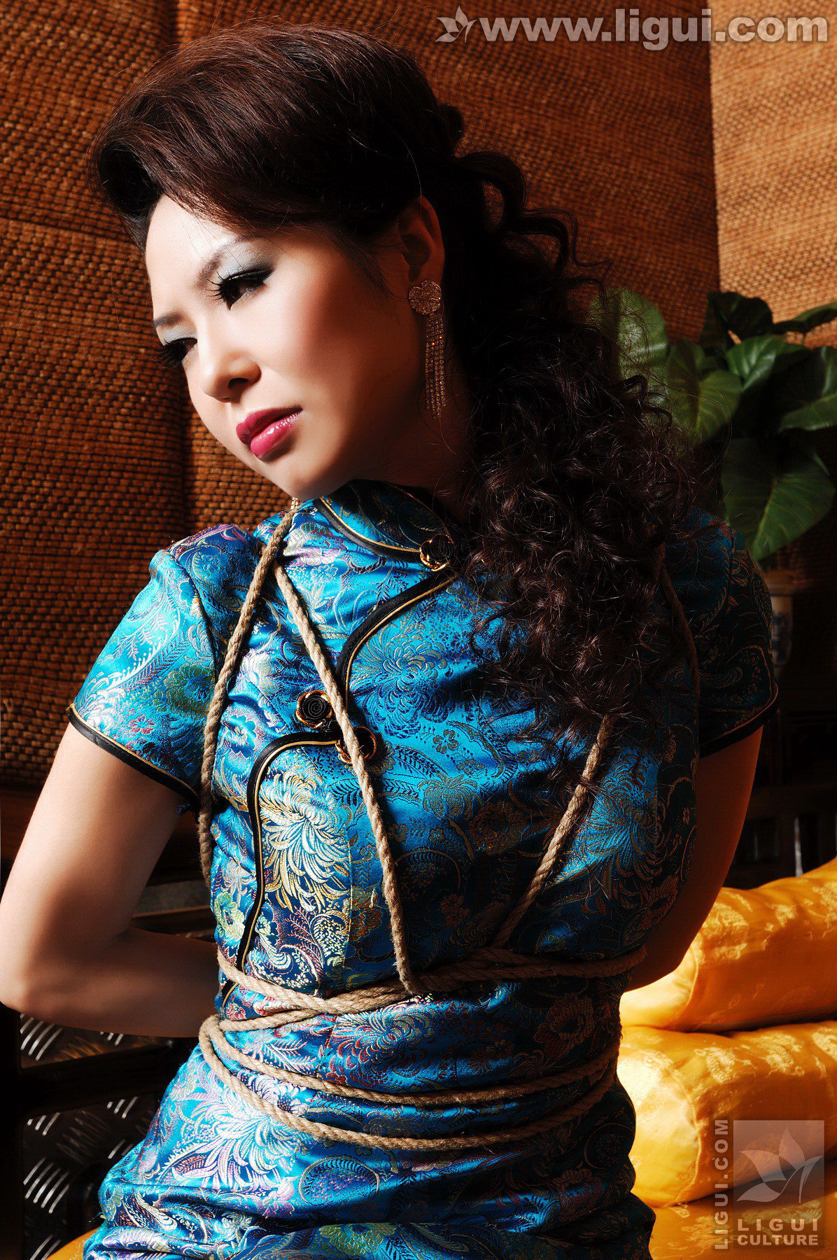 Chinese lady bondage 390