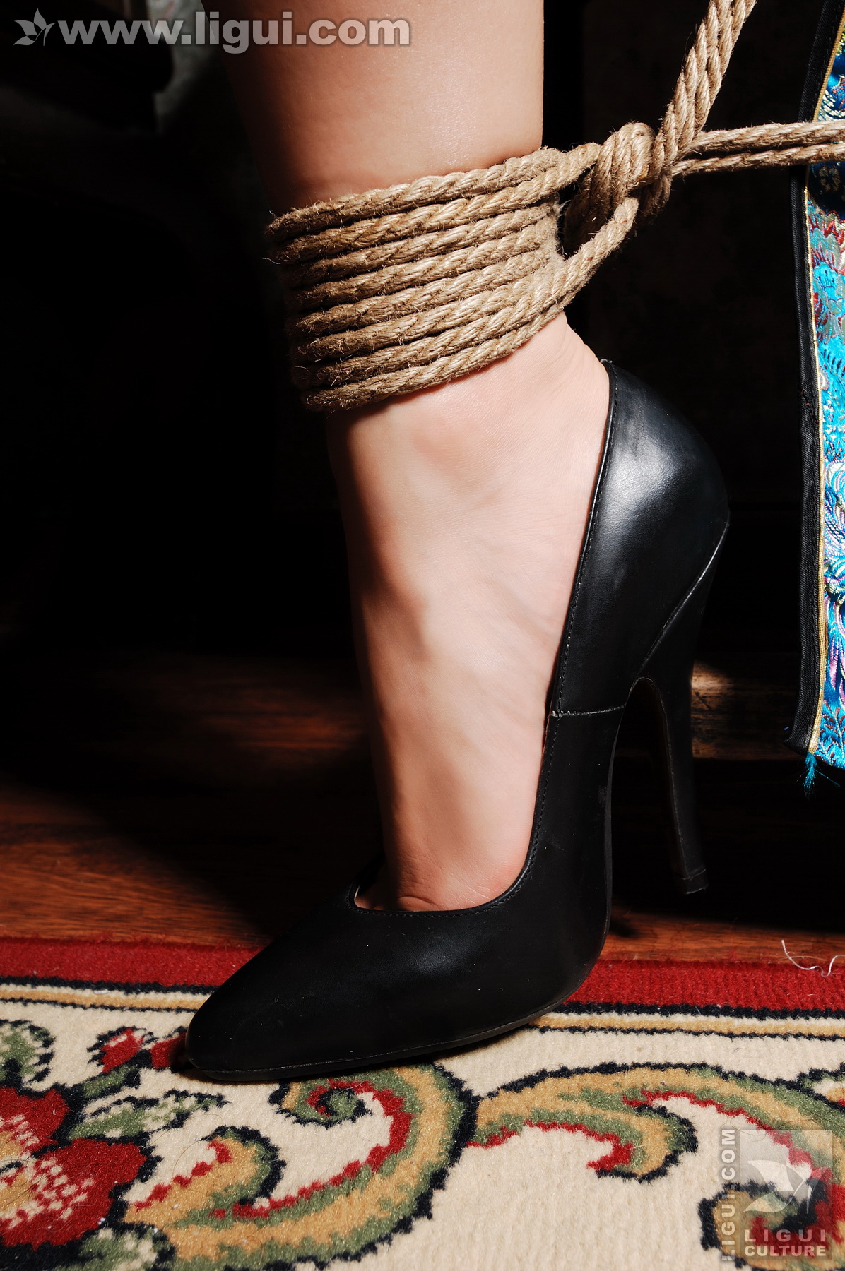 Chinese lady bondage 390