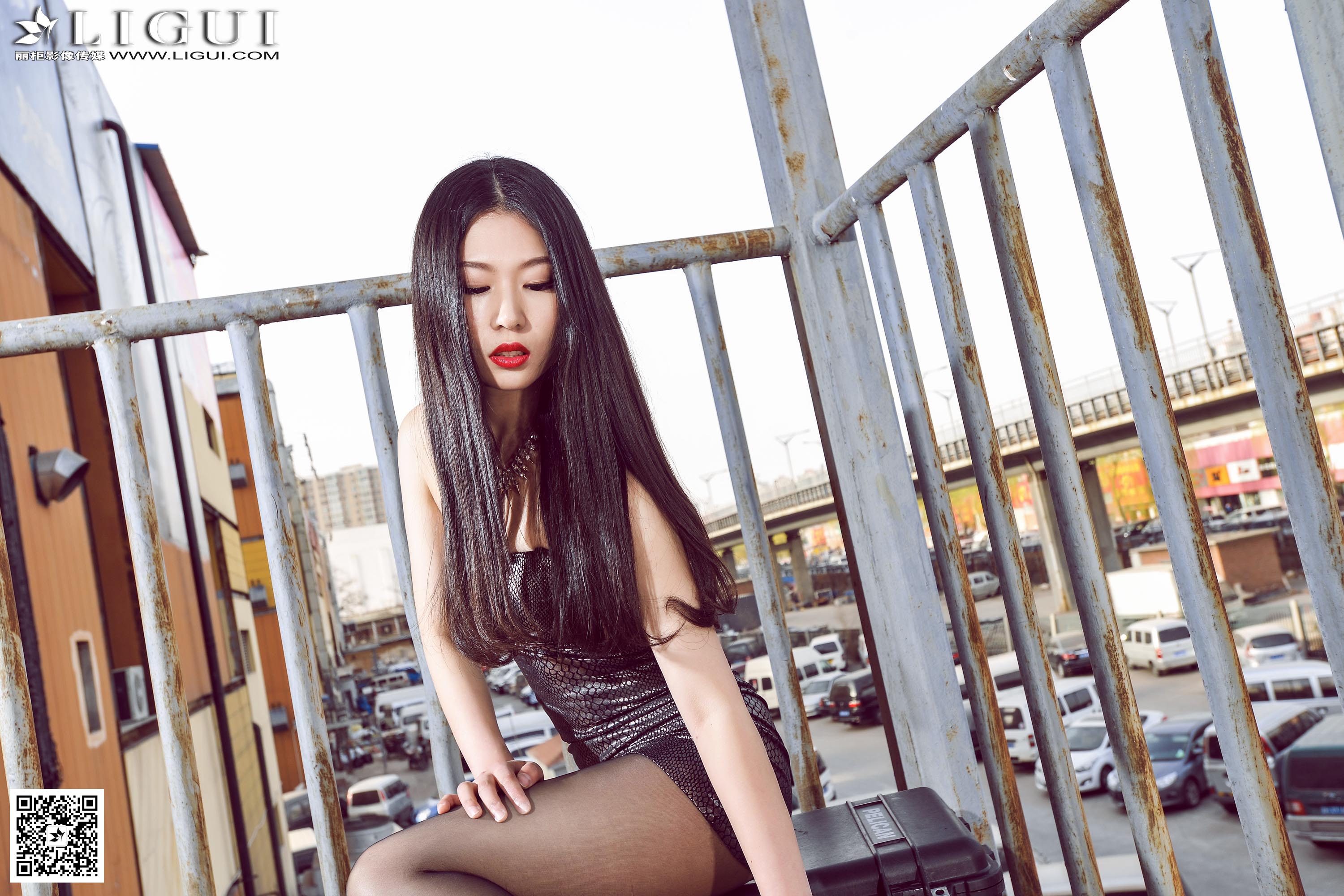 pretty lady dirty feet 12