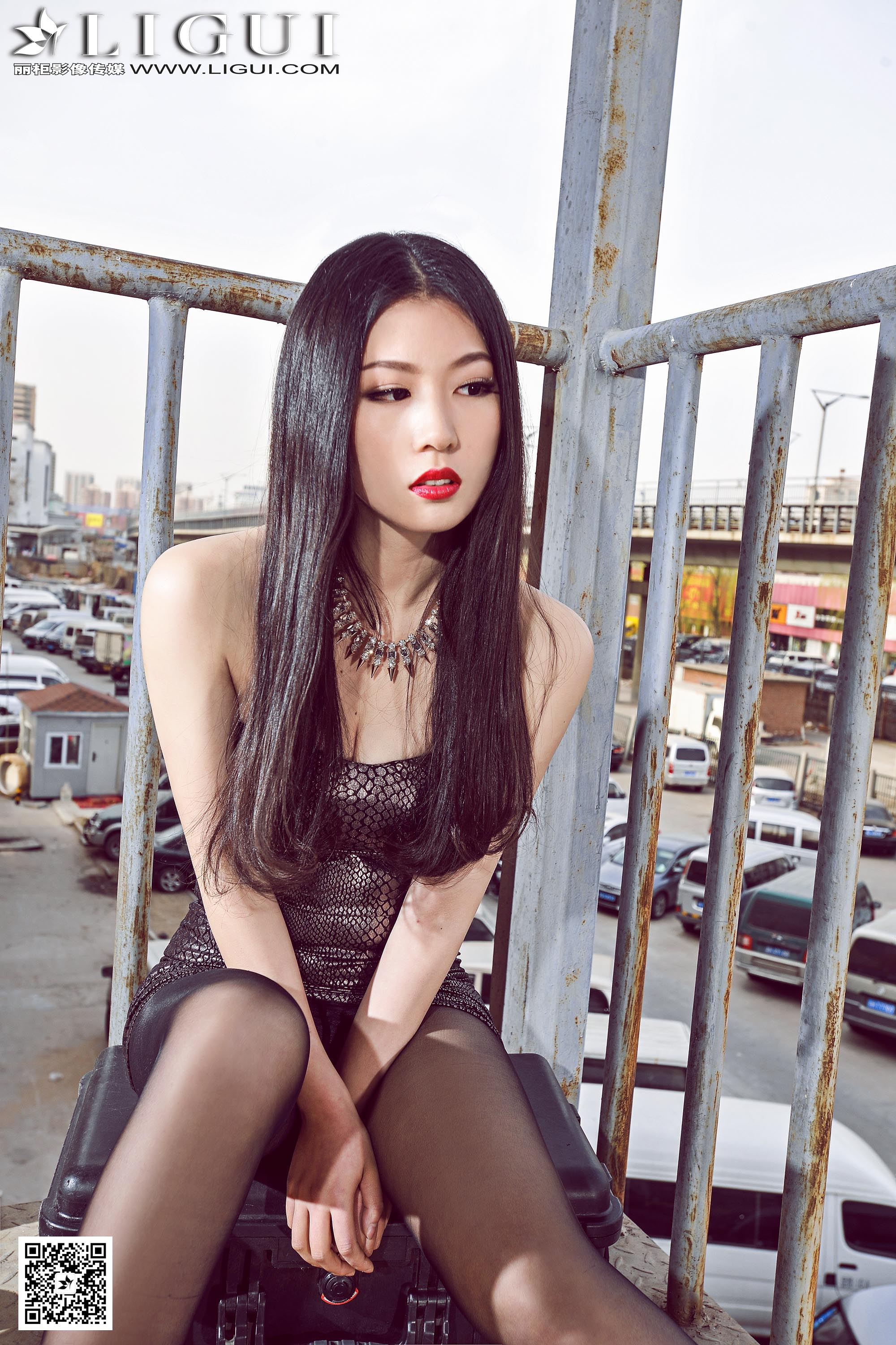 pretty lady dirty feet 12