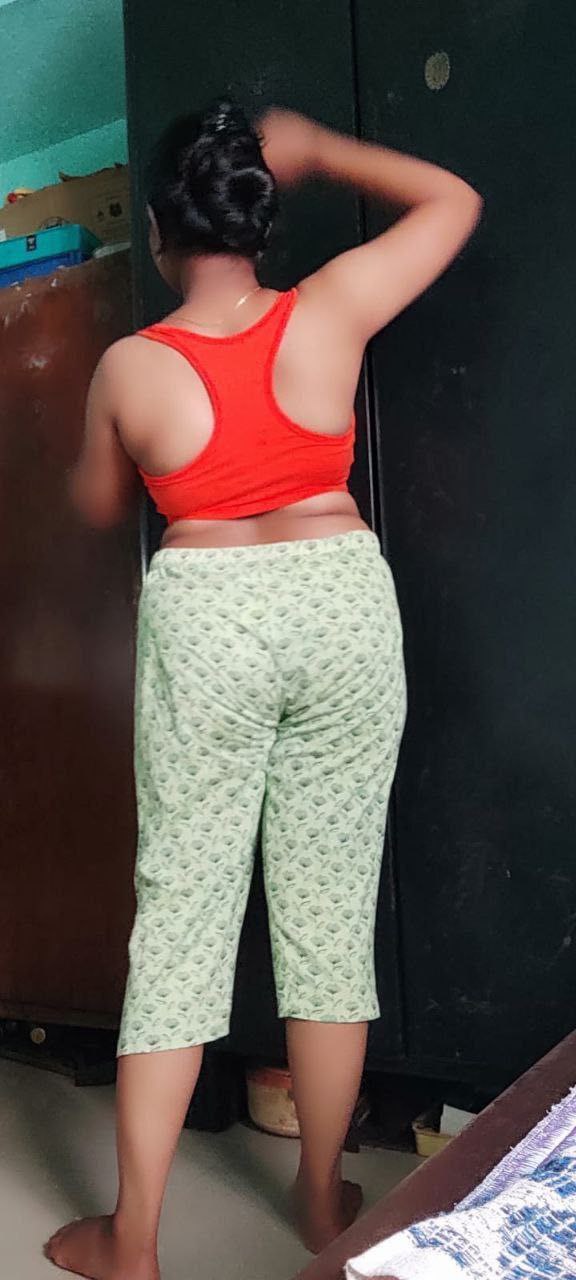 Tamil unsatisfied women fucking with husband friends