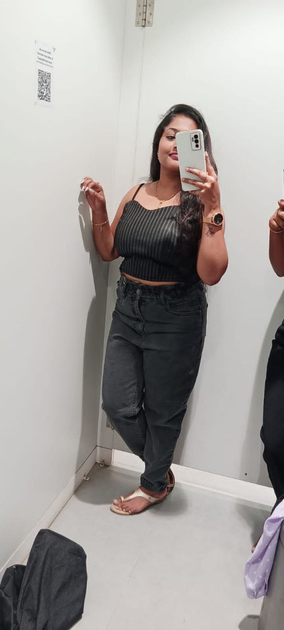 Tamil unsatisfied women fucking with husband friends