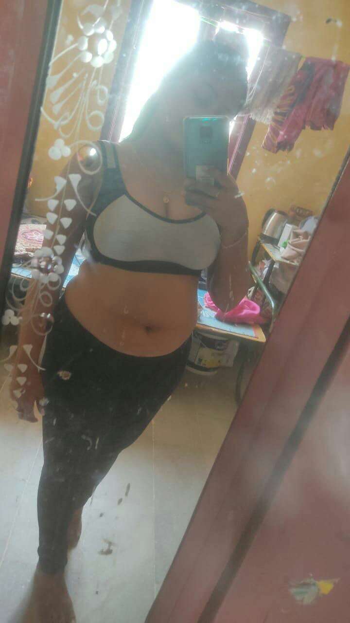 Tamil unsatisfied women fucking with husband friends