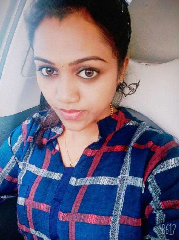 Newly married Tamil couples enjoying honeymoon