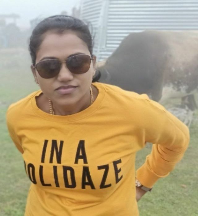 Newly married Tamil couples enjoying honeymoon