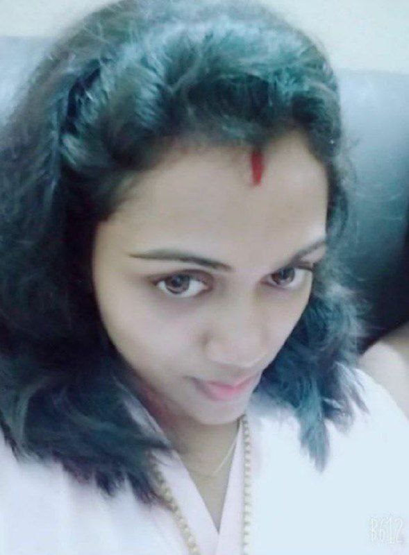 Newly married Tamil couples enjoying honeymoon