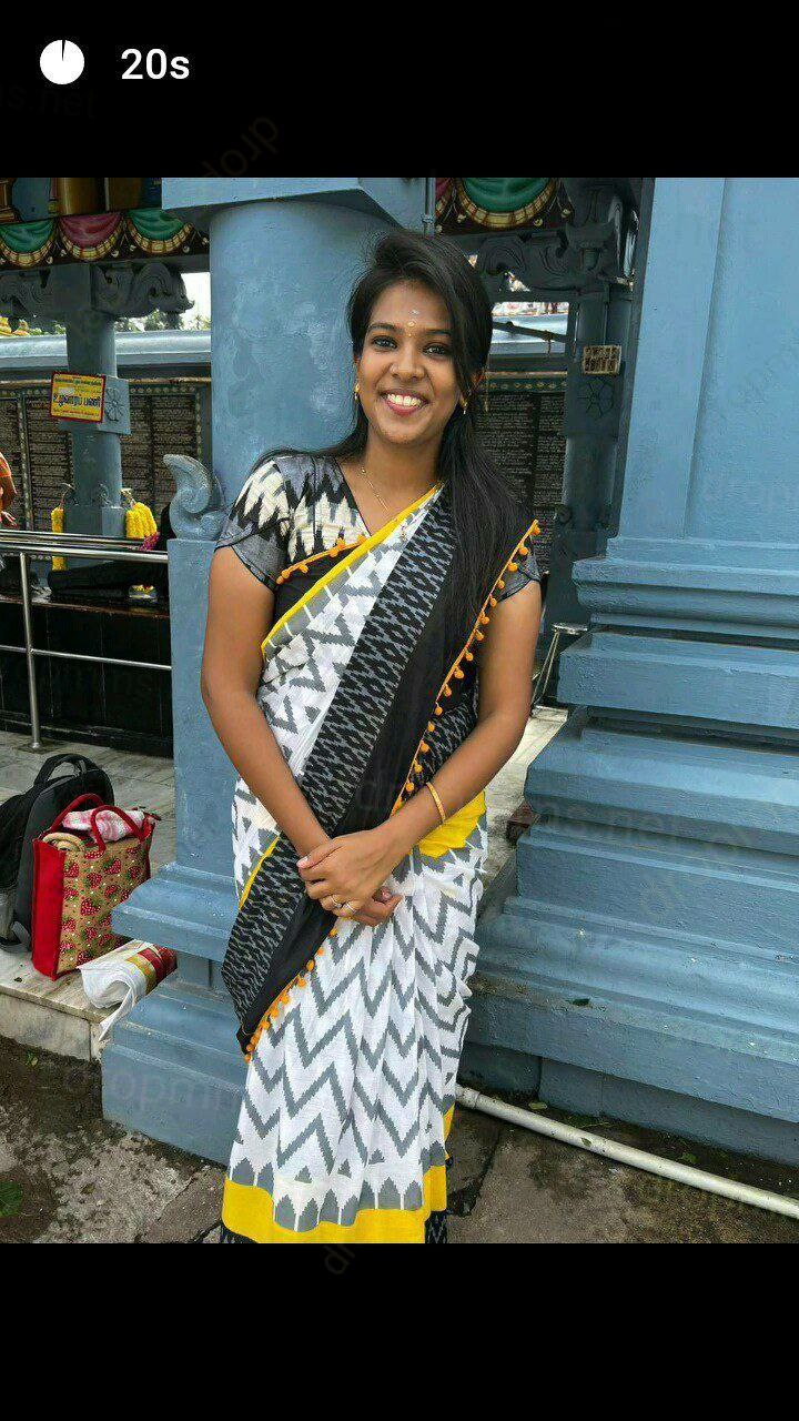 Tamil unmarried girl taking nude selfie for his boyfriend