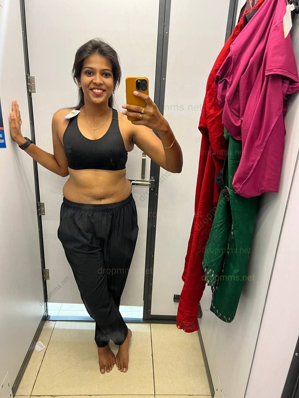 Tamil unmarried girl taking nude selfie for his boyfriend