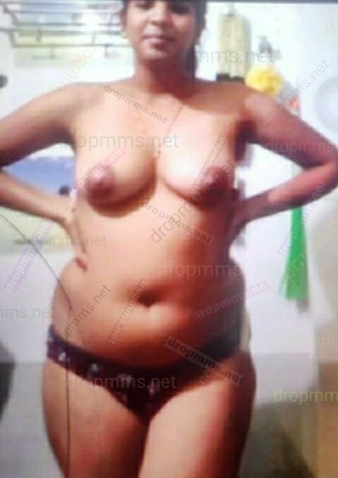 Tamil unmarried girl taking nude selfie for his boyfriend