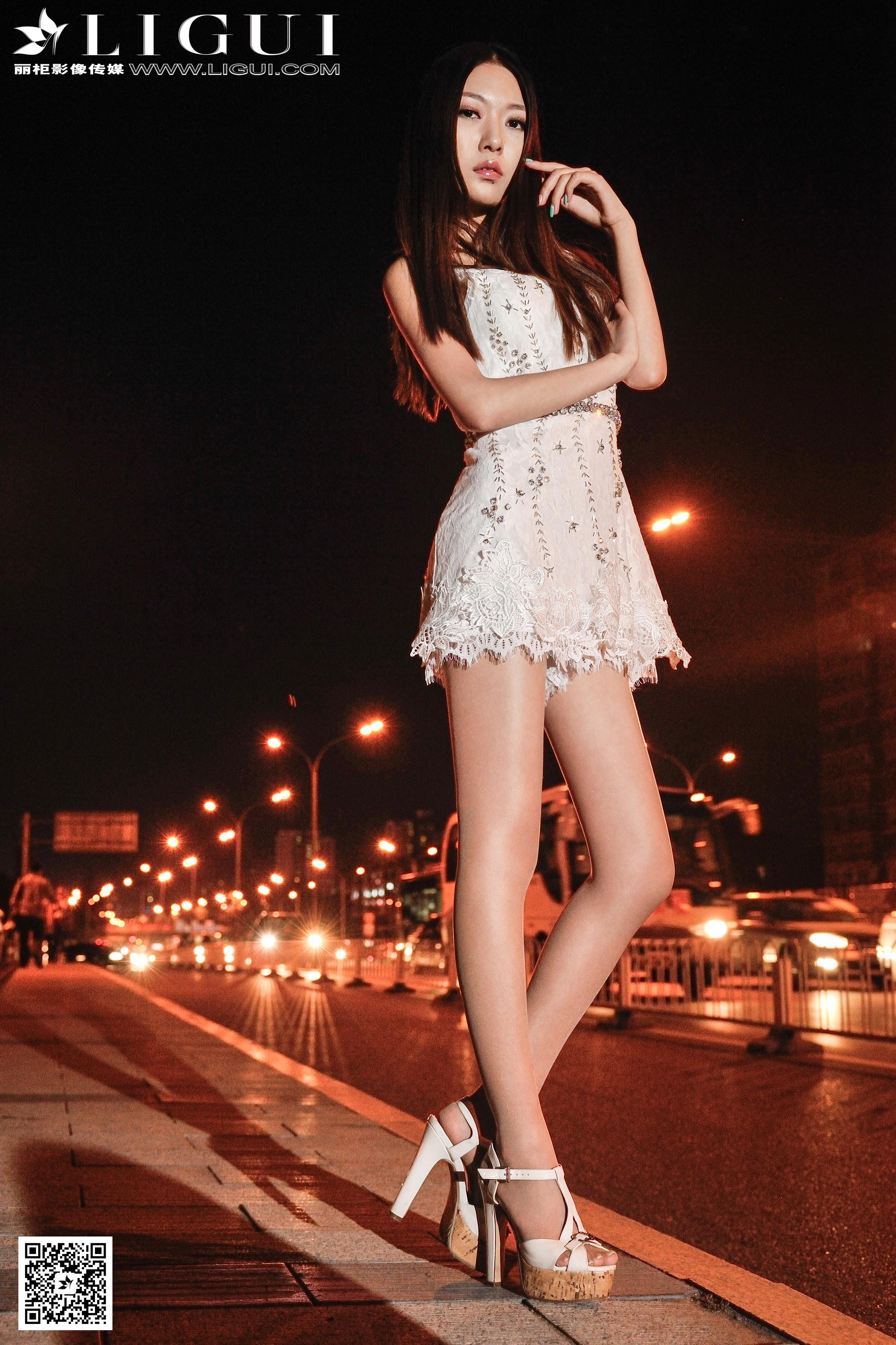 pretty lady dirty feet 16