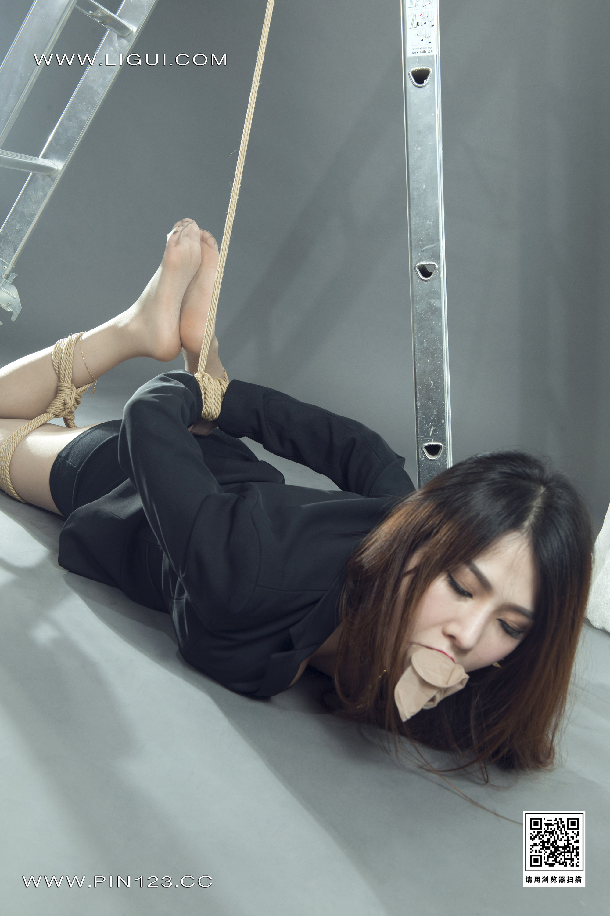 Chinese lady bondage 470