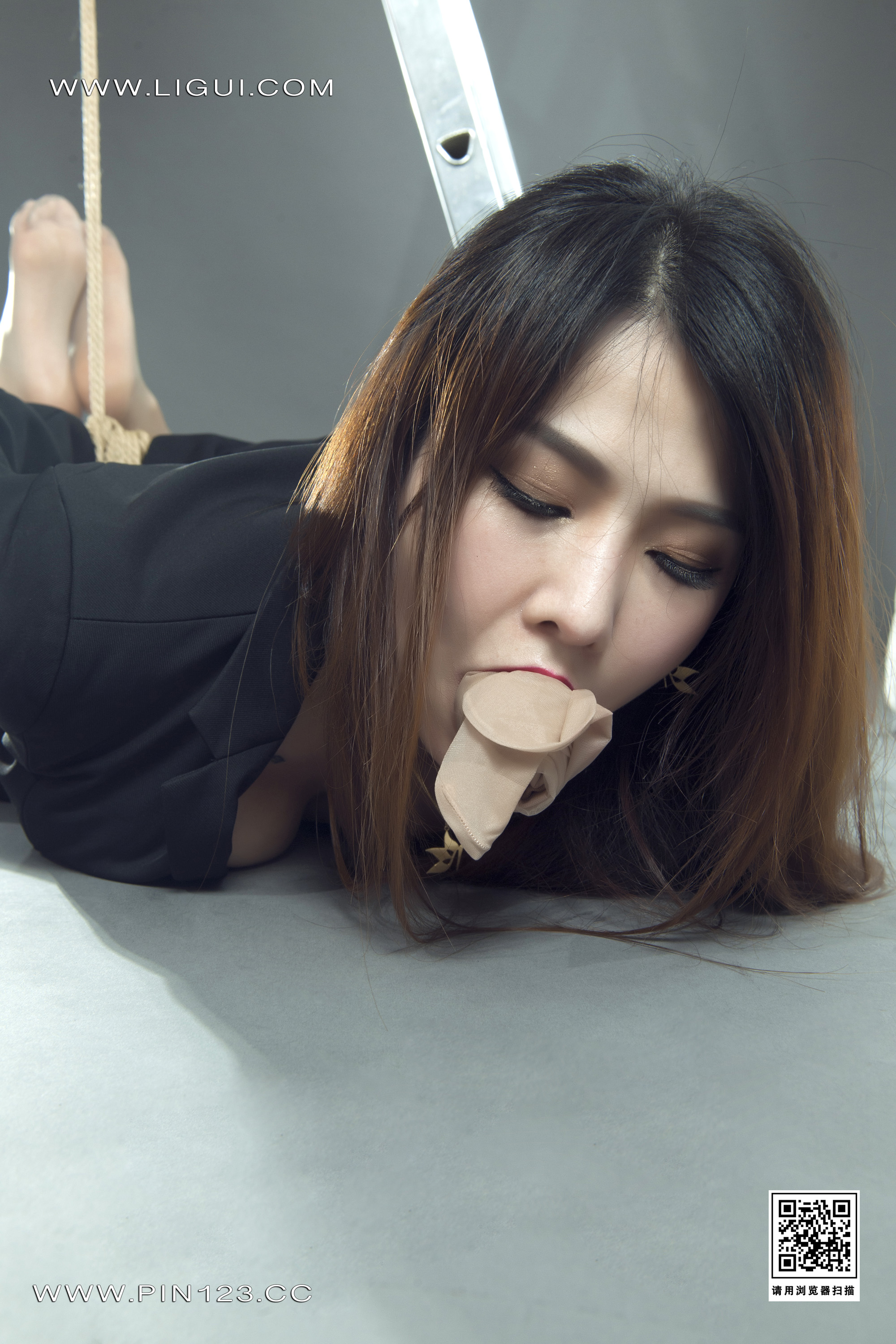 Chinese lady bondage 470