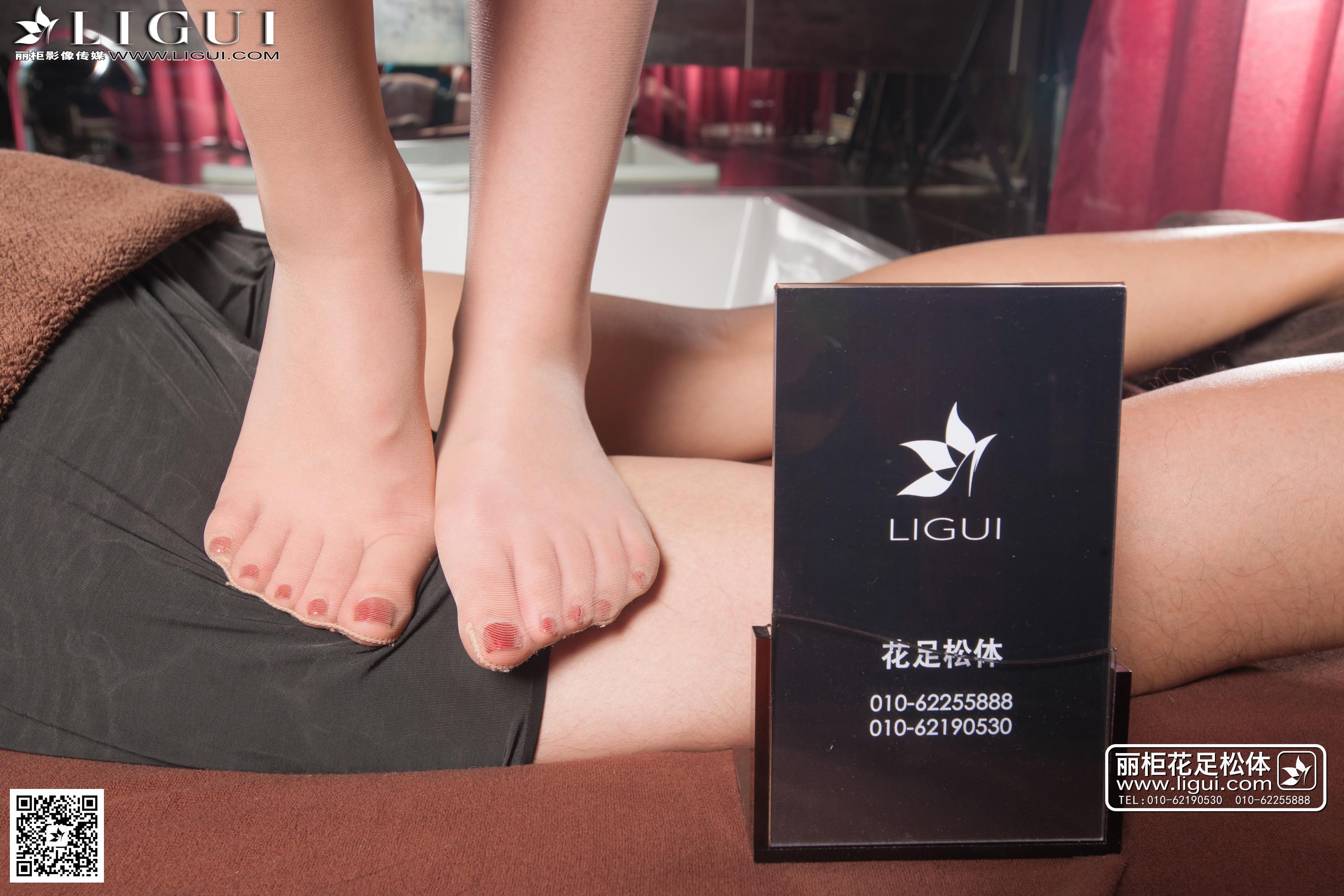 pretty lady dirty feet 23