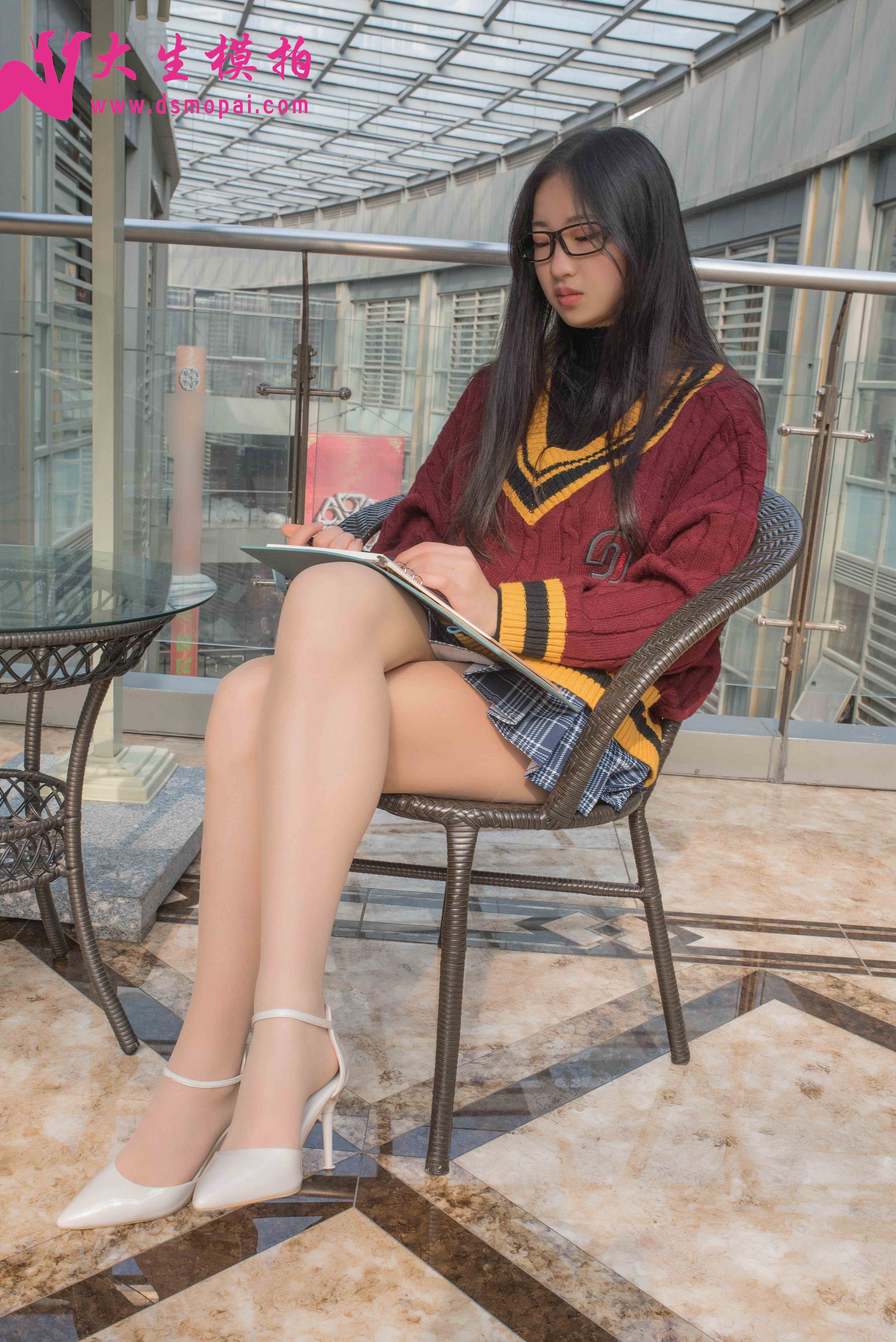 China Beauty Legs and feet 839